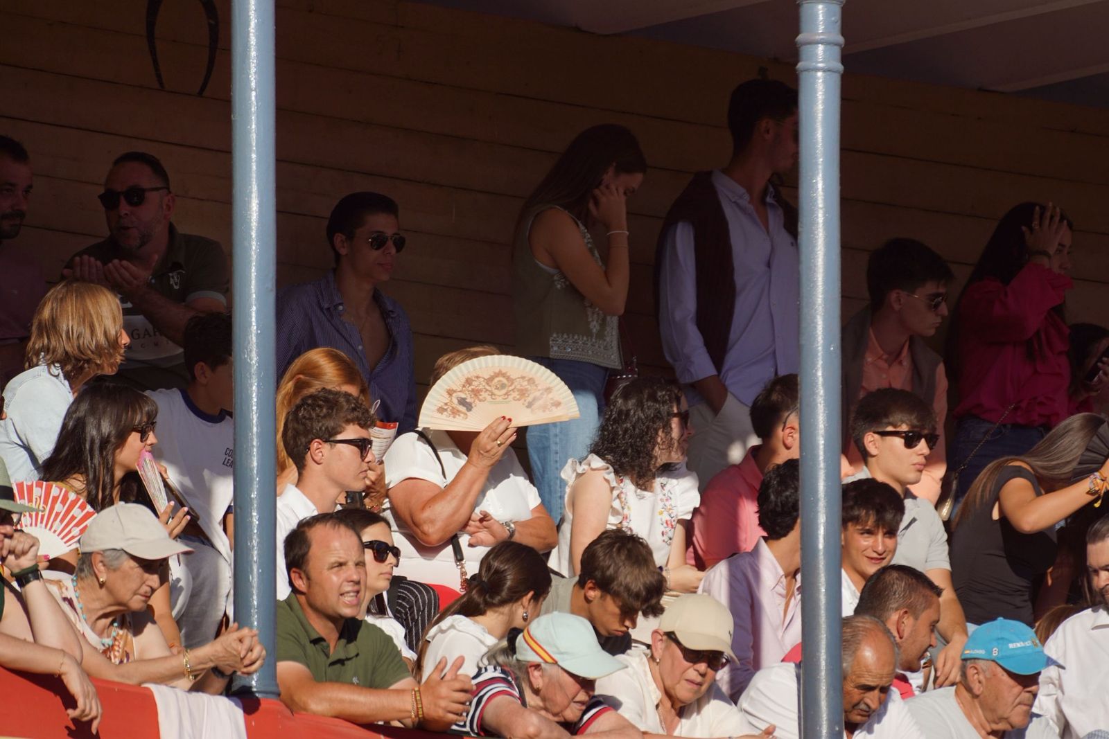 Así han vivido los salmantinos el primer festejo de la feria taurina 2025: imágenes del ambiente en los tendidos y en el patio de cuadrillas