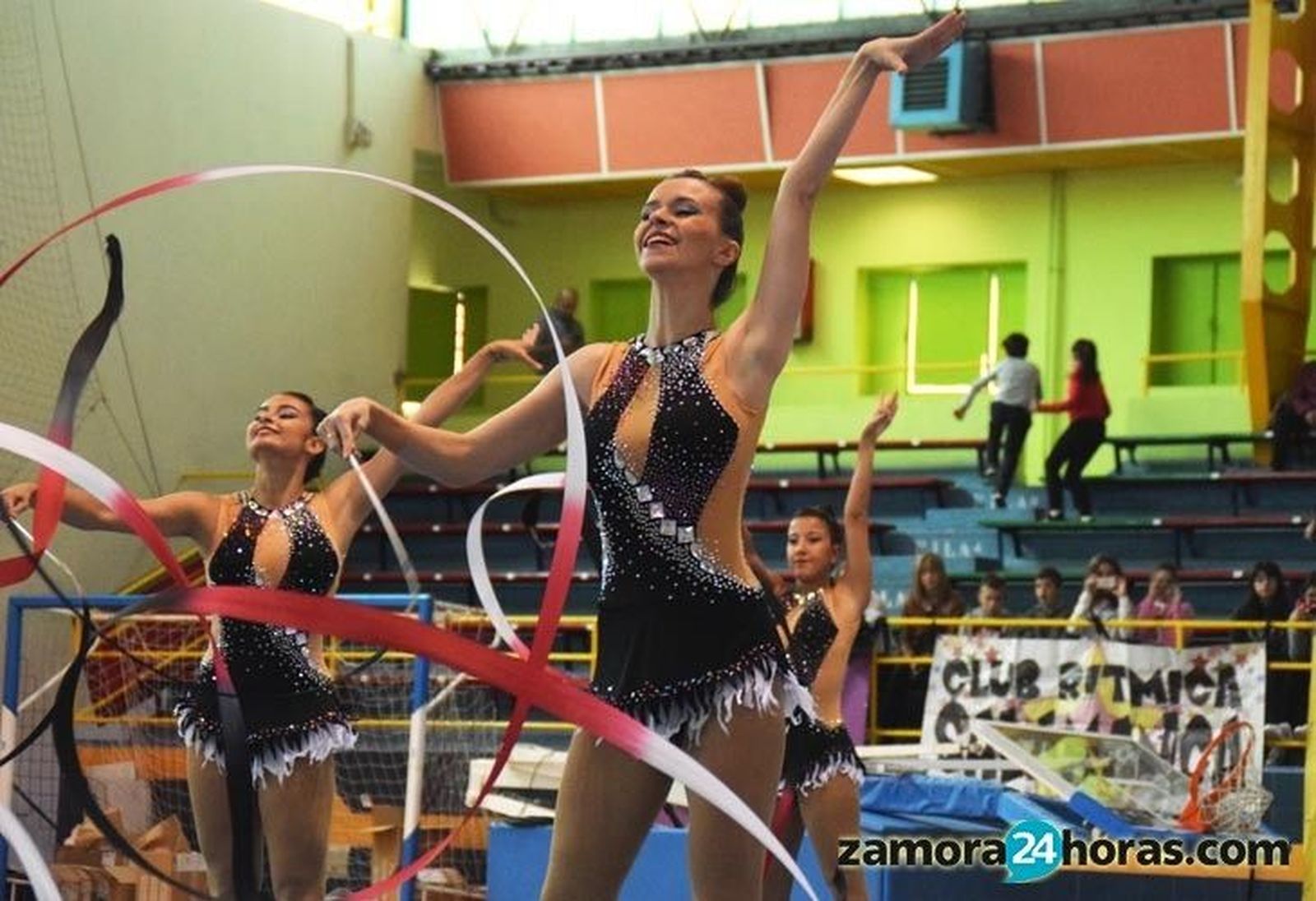 El Rítmica Mapecca se divierte en el Autonómico