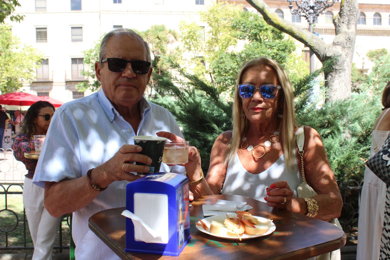Ambiente en la Feria de Día en el mediodía de este
