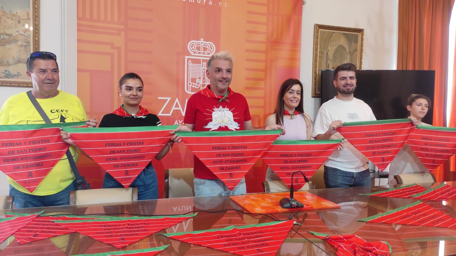 La Seña Bermeja, protagonista en las pañoletas para las Fiestas de San Pedro 2024.