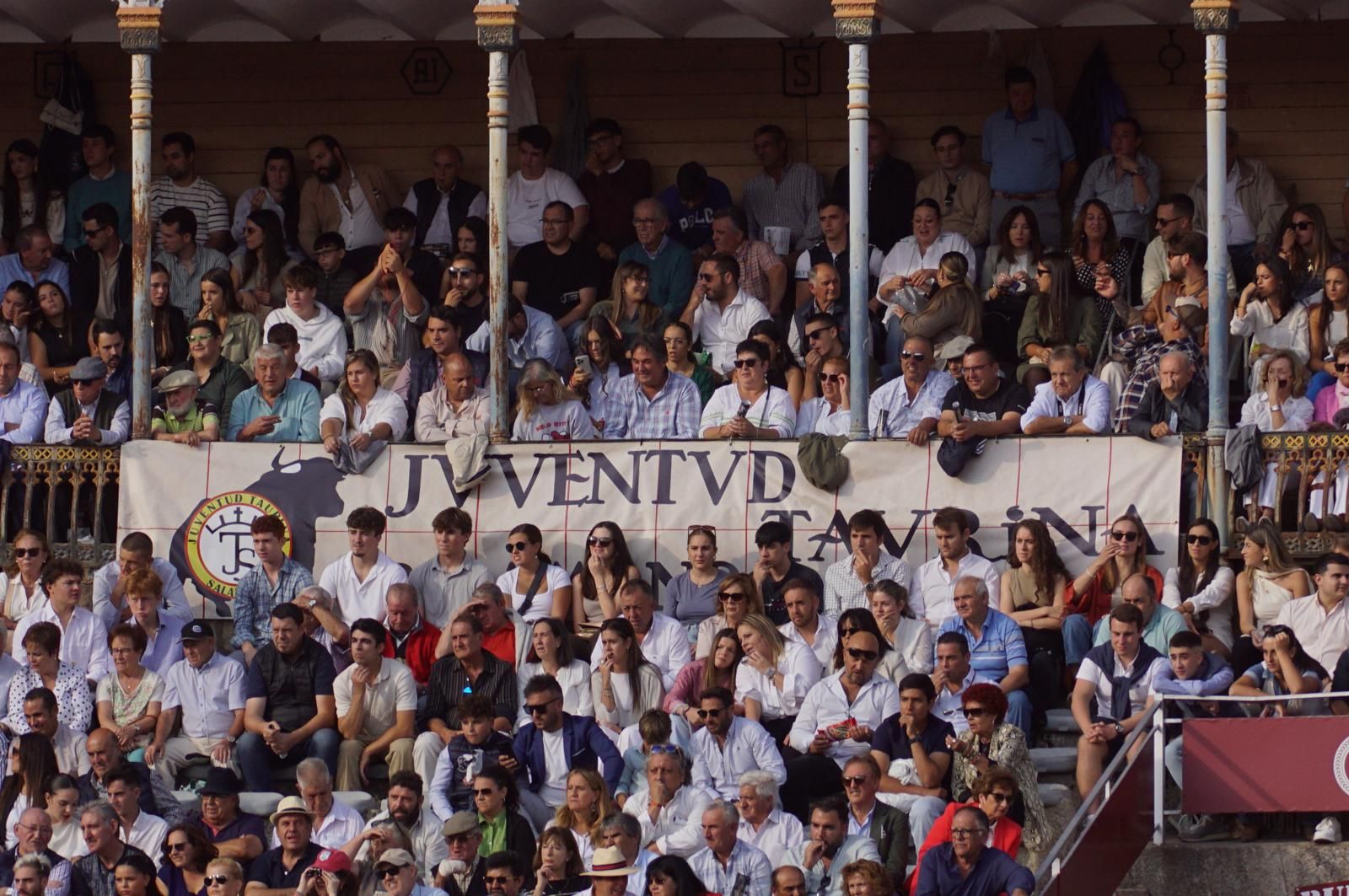 resumen-fotografico-del-ambiente-en-los-tendidos-de-la-glorieta-durante-la-corrida-concurso-22-de-septiembre-fotos-juanes-73