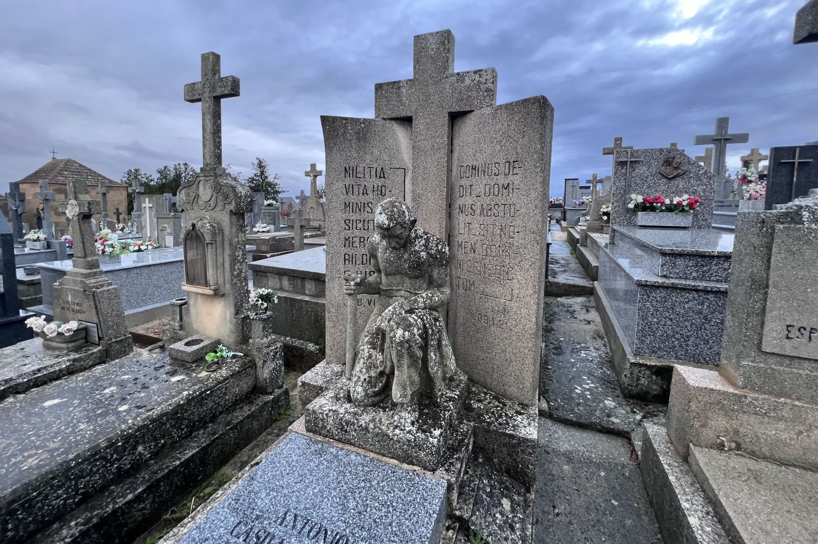 Arte funerario en el cementerio de Salamanca