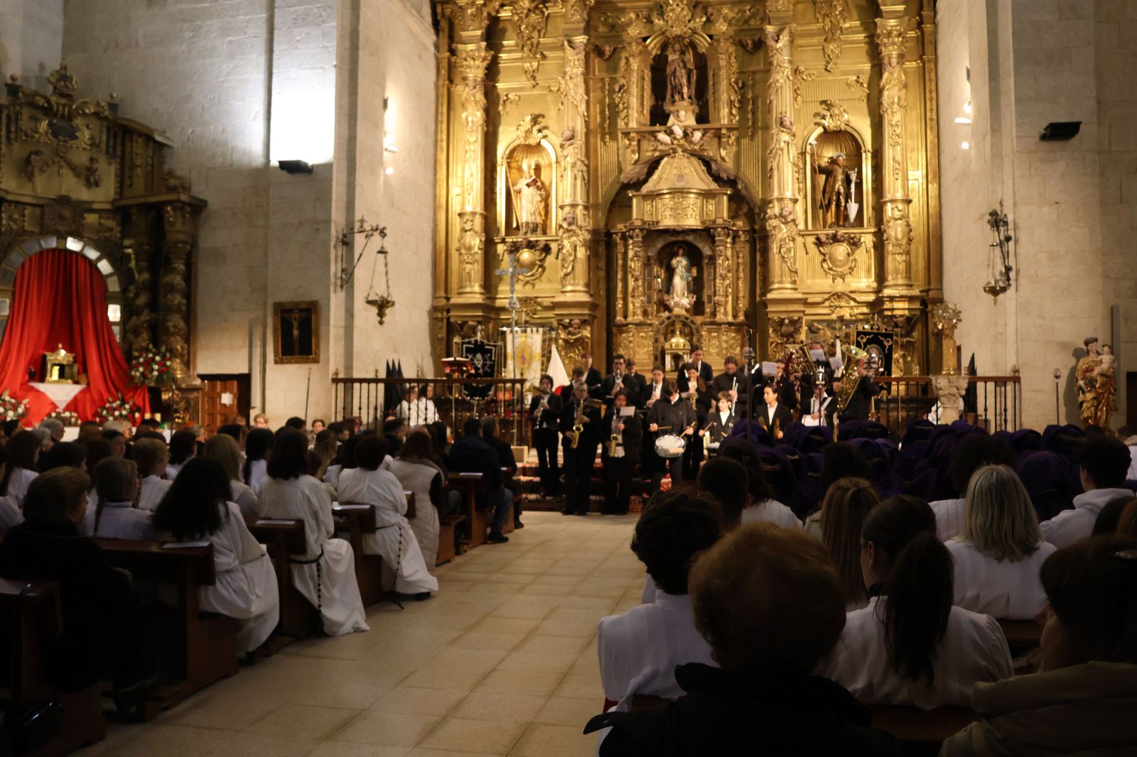 suspension-de-la-procesion-del-santo-entierro-de-fuentesauco-17
