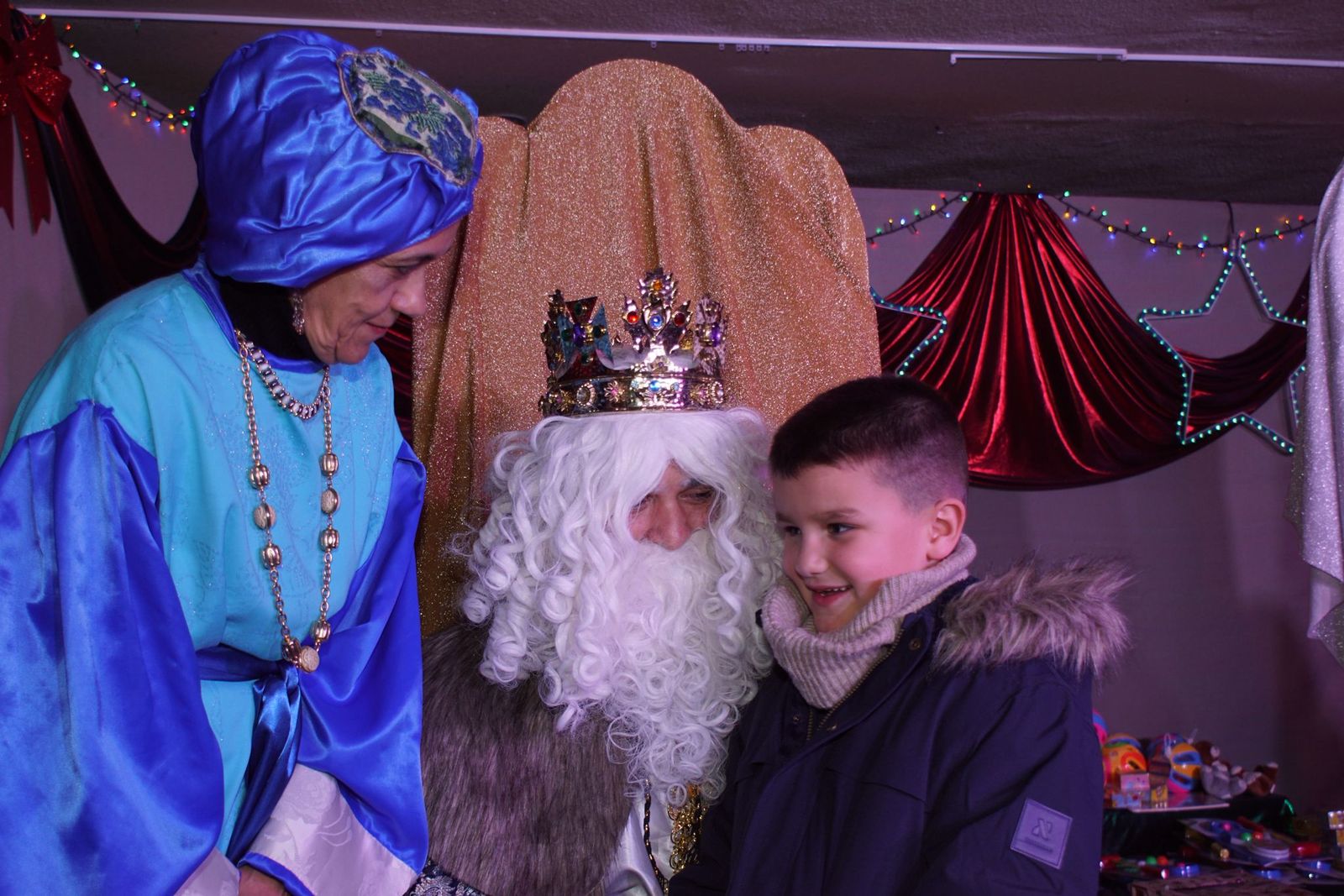 Los Reyes Magos reciben las cartas de los niños de El Encinar