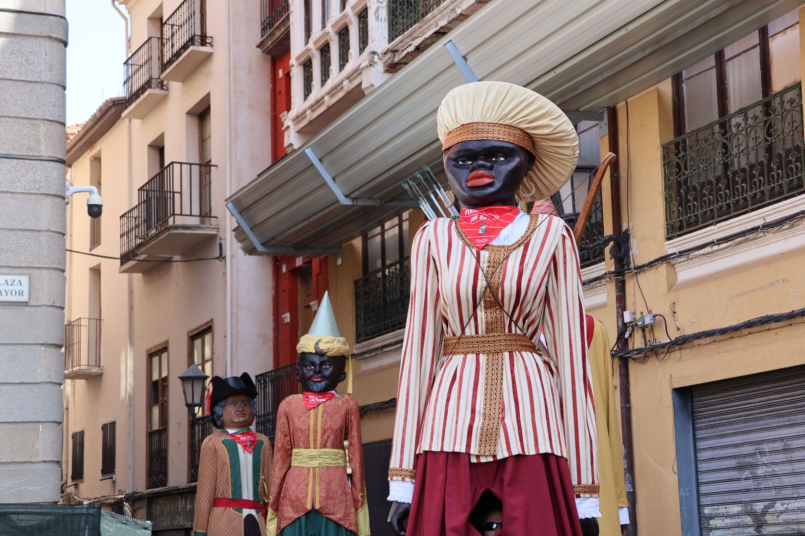 Pasacalles de Gigantes y Gigantillas (6).jpg