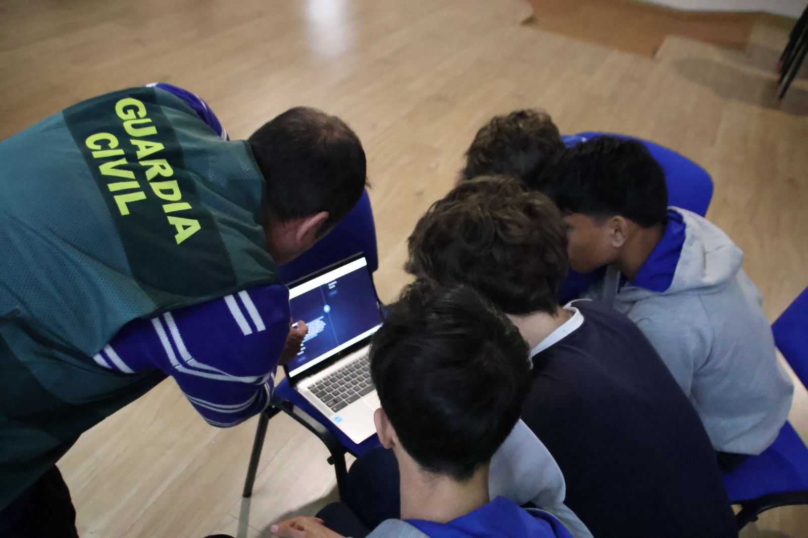 Reportaje ciberliga con Guardia Civil en Maristas