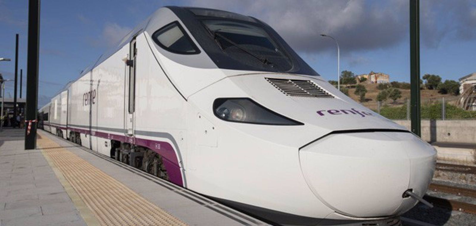 Archivo - Imagen de archivo del Tren de modelo alvia. - RENFE - Archivo Archivo - Imagen de archivo del Tren de modelo alvia. - RENFE - Archivo