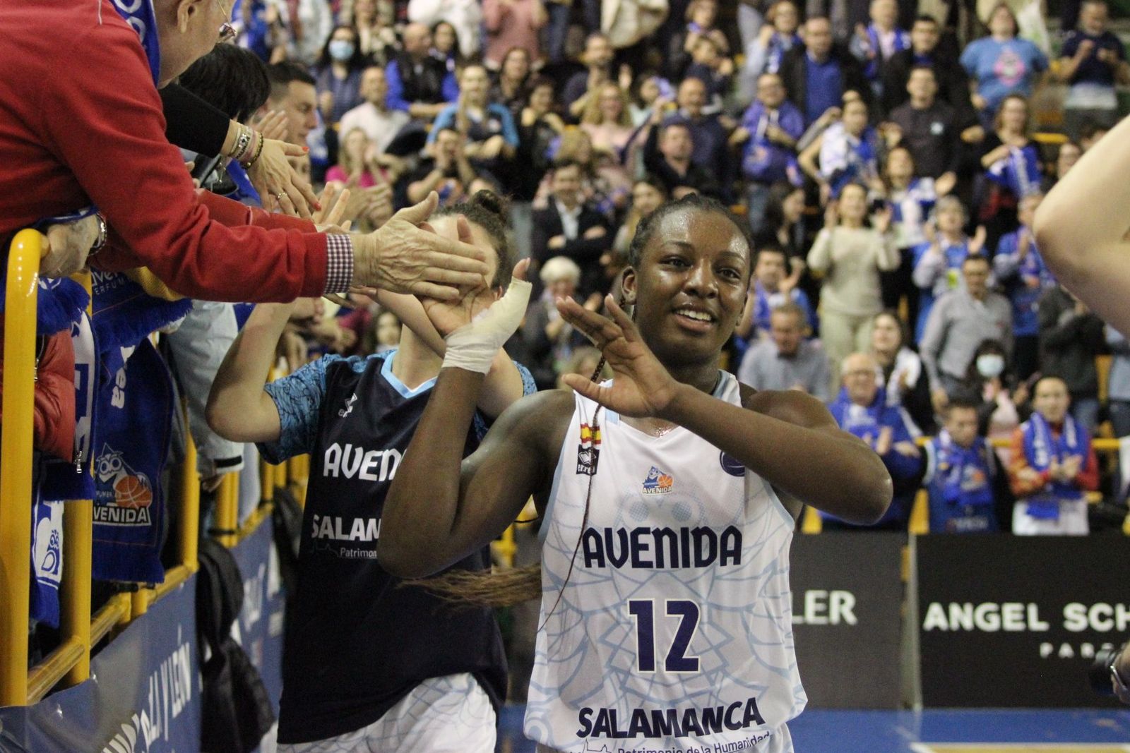 Perfumerías Avenida - USK Praga