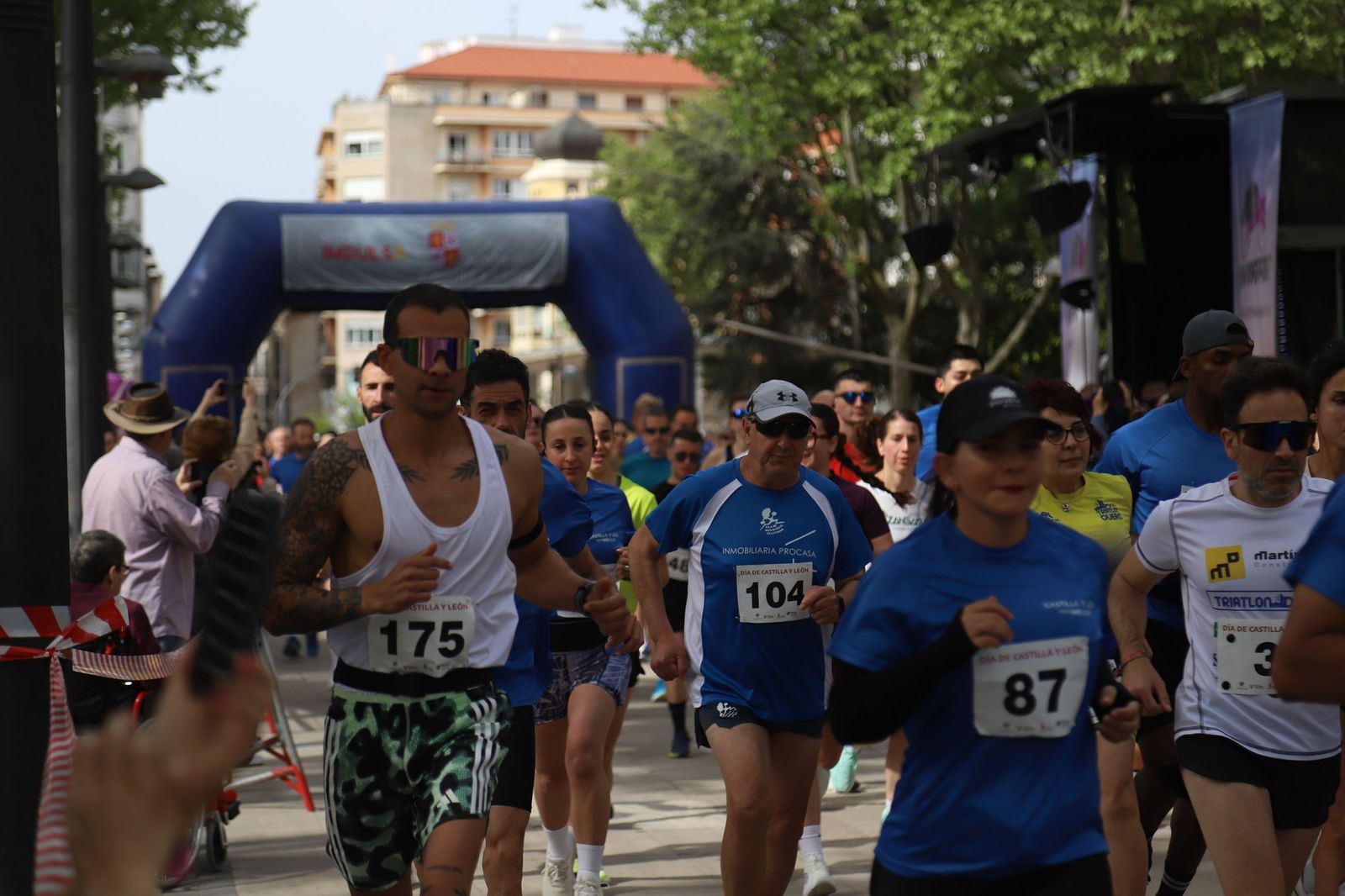 Carrera y marcha por el Día de Castilla y León en Zamora