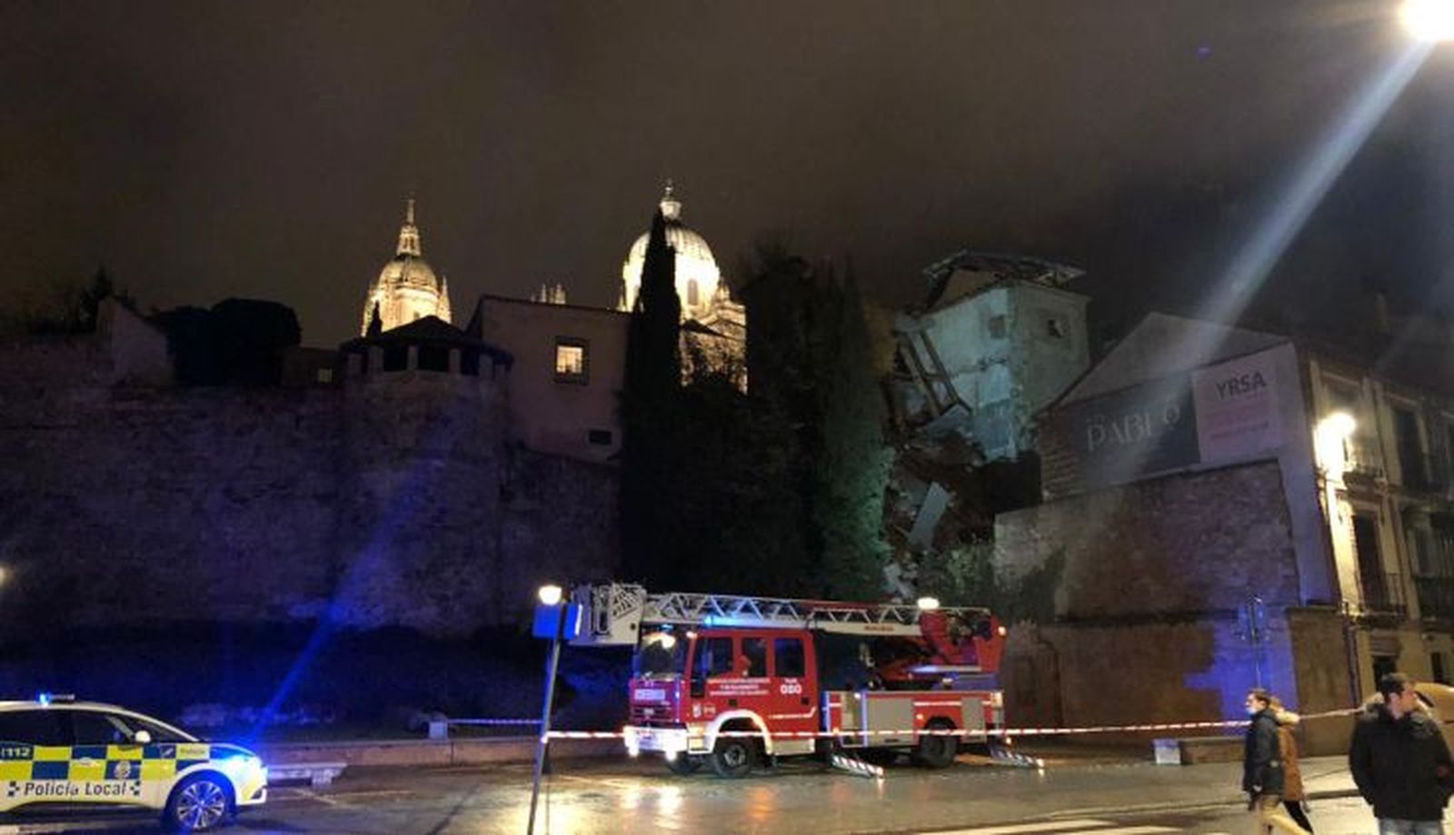 Derrumbe de la fachada de la antigua residencia de la calle San Pablo. SALAMANCA24HORAS (1)