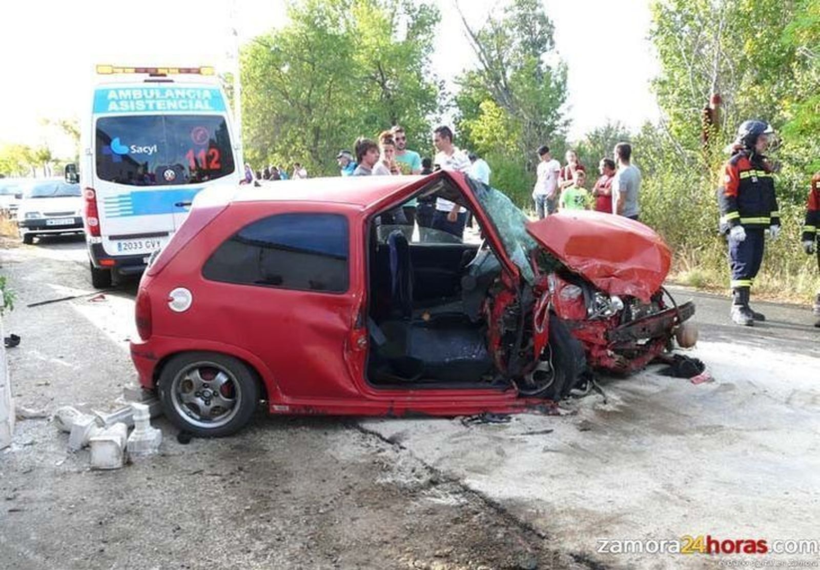 Dos jóvenes de 20 y 19 años resultan heridos en un accidente en el Camino Viejo de Villaralbo