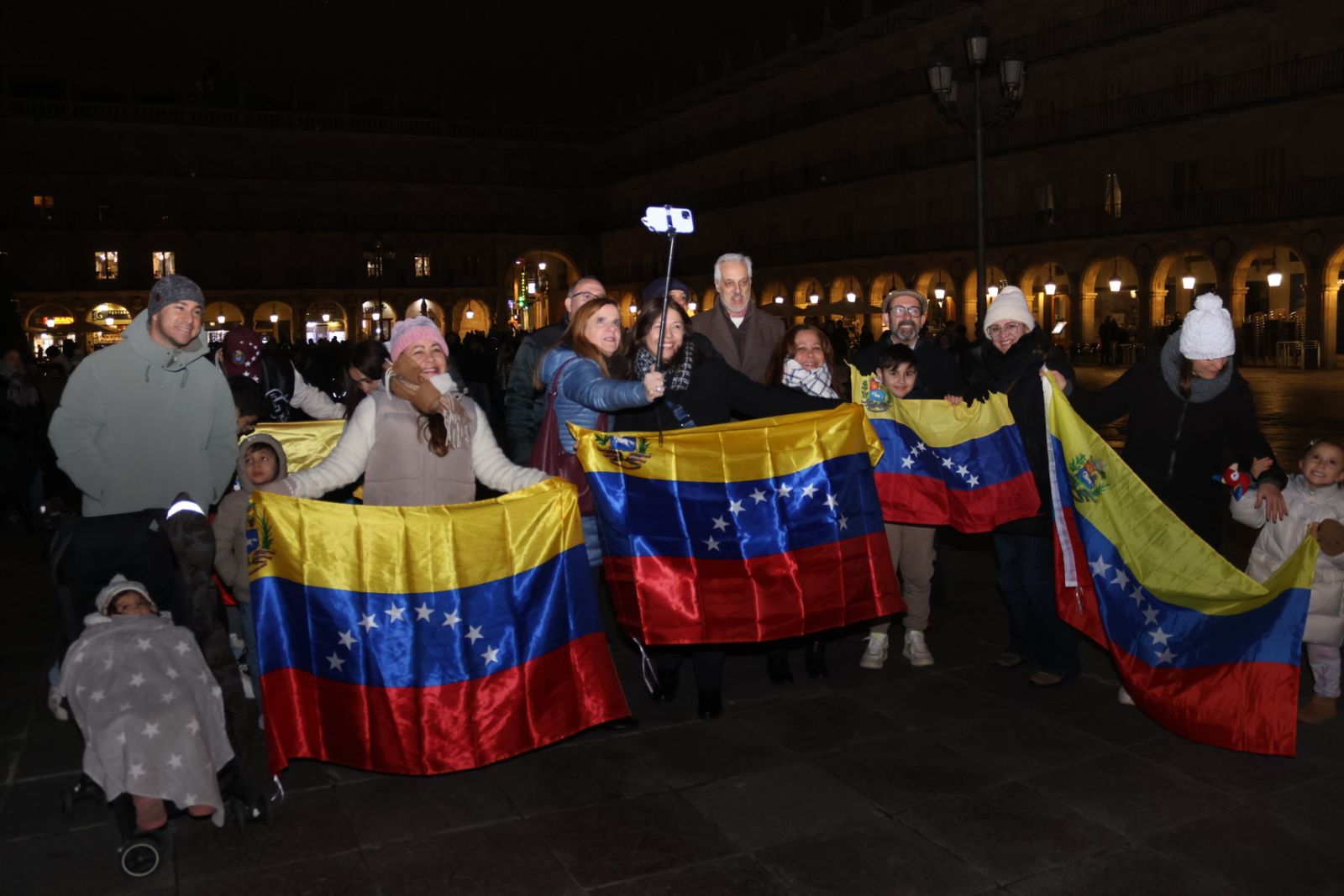 Concentración de venezolanos en Salamanca en la Plaza Mayor