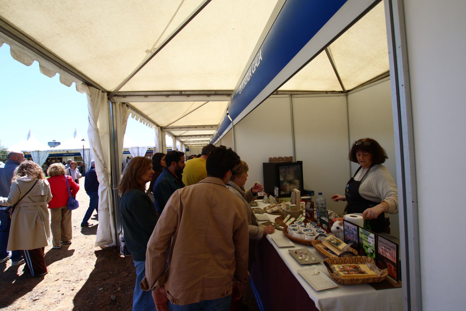 Ledesma ensalza la tradición salmantina con su Feria Alimentaria y Muestra Artesana