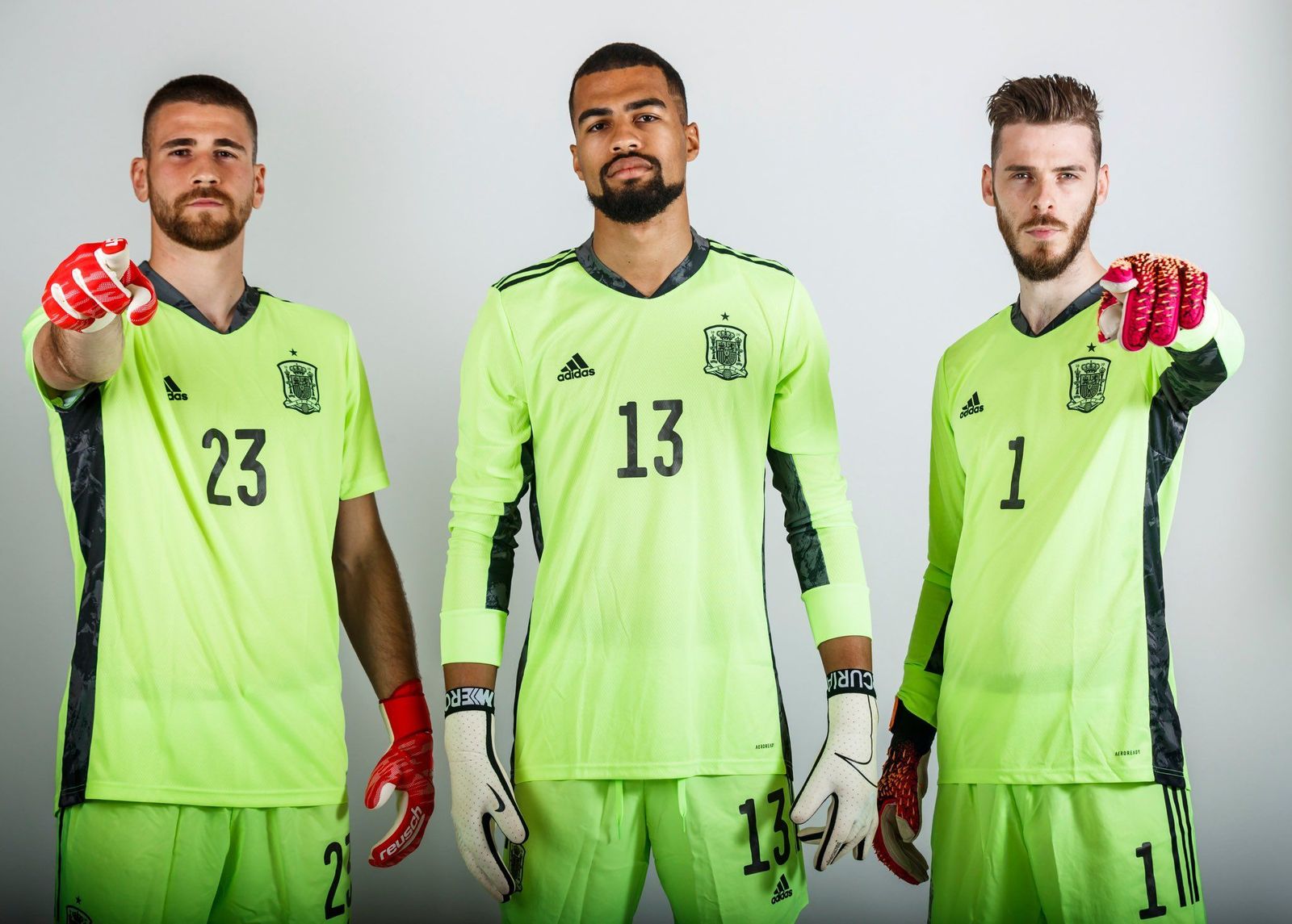 Unai Simón junto a Robert Sánchez y David de Gea