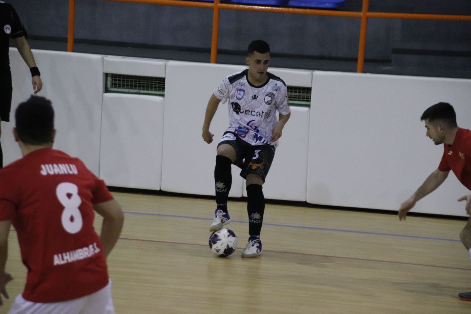 Imagen del derbi entre Salamanca FS - Alhambra de Guijuelo.