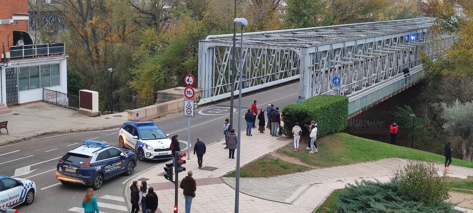 Amplio despliegue policial para salvar la vida a un hombre en Zamora.