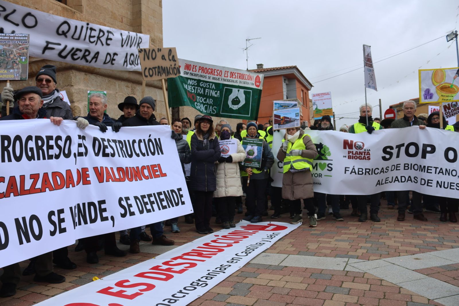 Protesta ciudadana por la planta de biogas en Castellanos de Villiquera