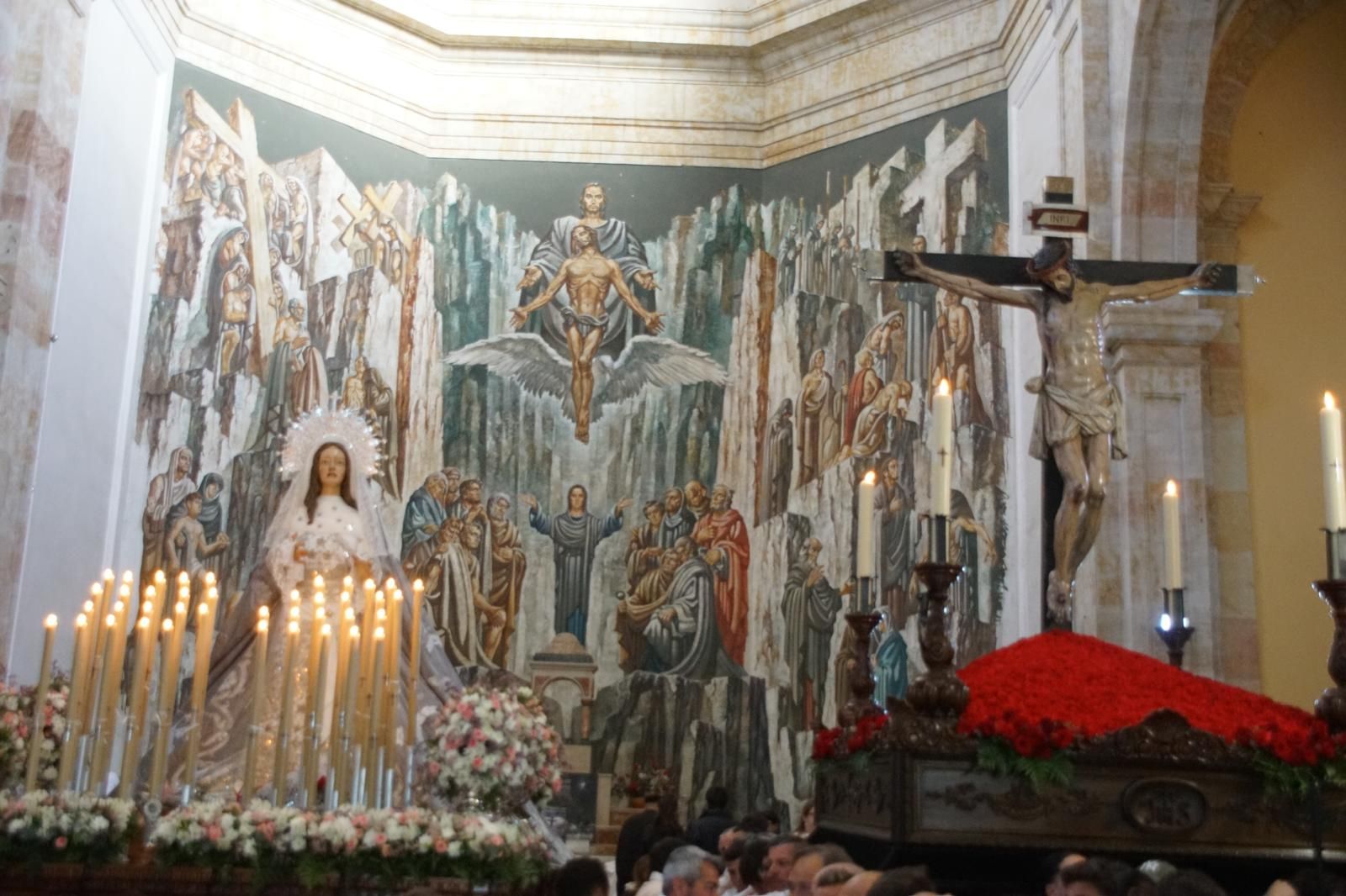 María Nuestra Madre y el Cristo del Amor y de la Paz en la procesión de la Semana Santa 2026 en Salamanca