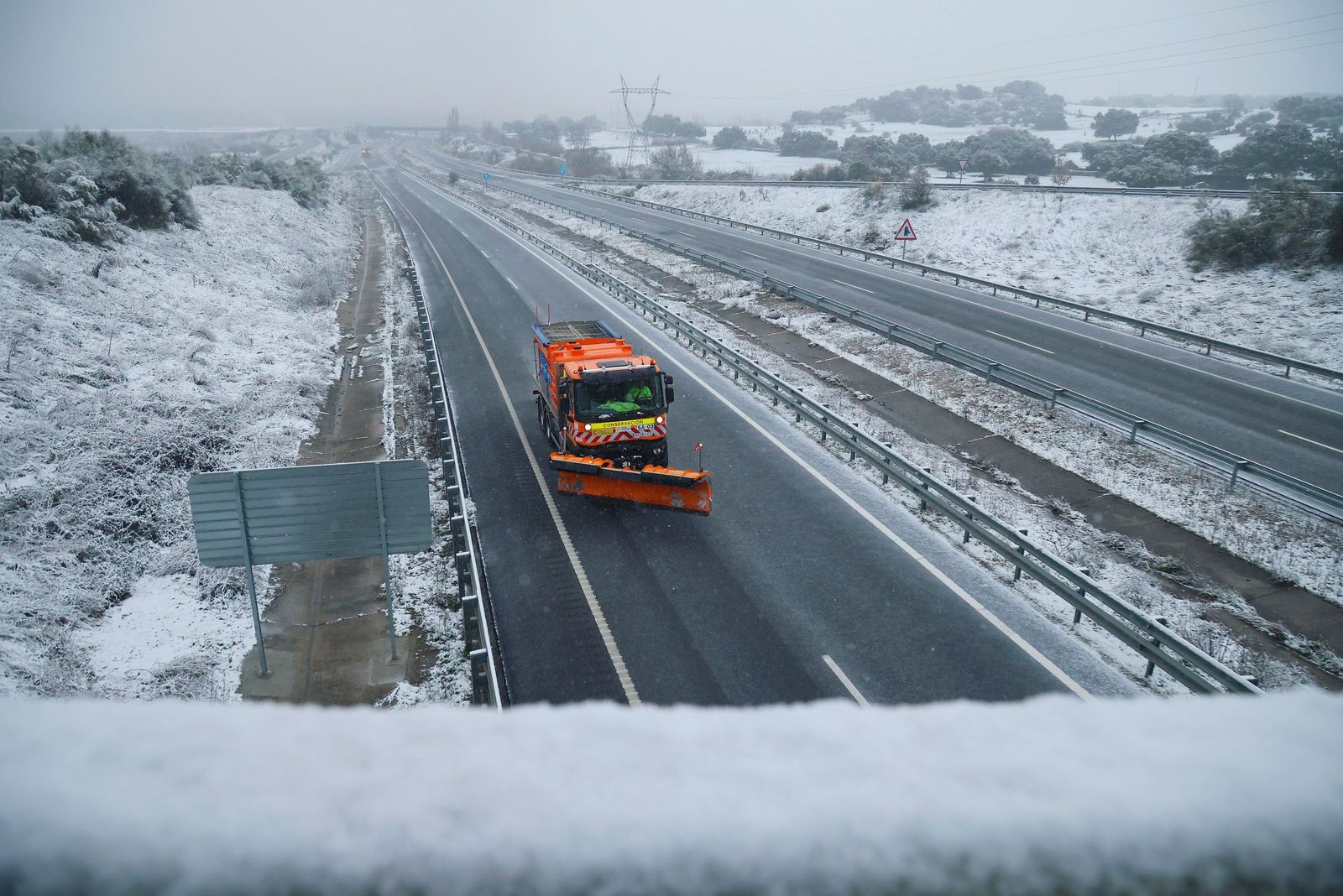 Nieve entre Guijuelo y Béjar. FOTOS: iCal / José Vicente