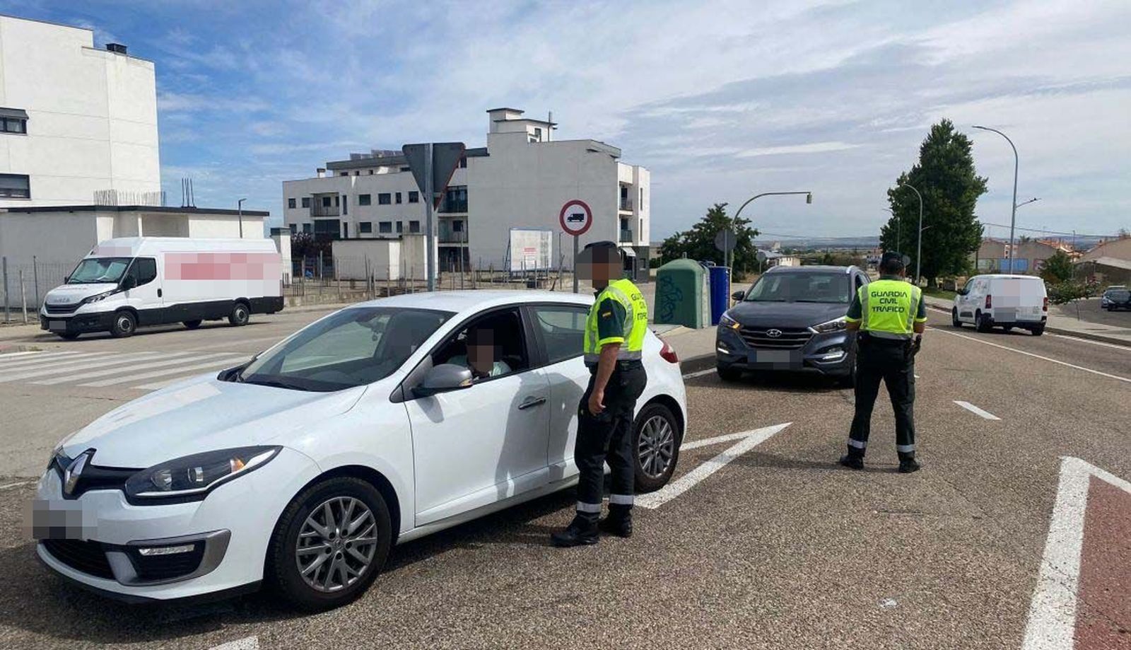 Un control de la Guardia Civil en Morales del Vino. Archivo