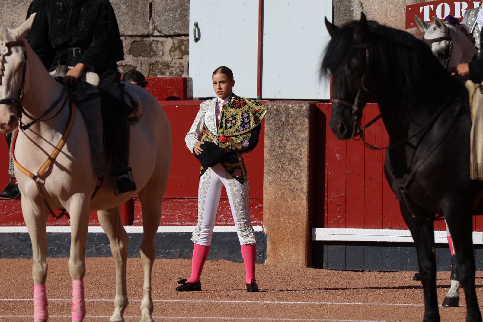 La Glorieta revive el aroma de la feria taurina con el primer festejo: Lea Vicens, Raquel Martín y Olga Casado