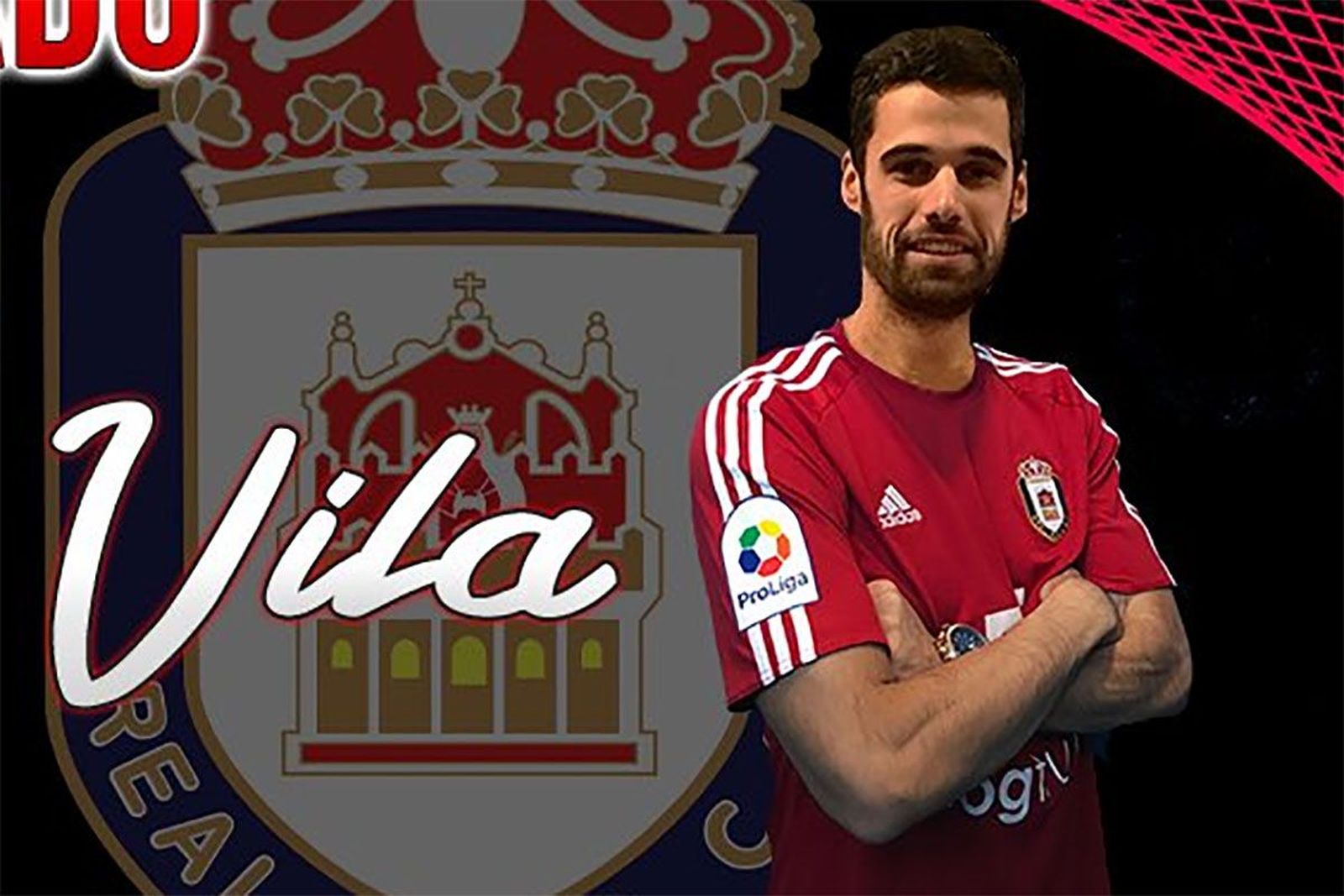 Ivan Vila, en el momento de renovar con el Real Ávila