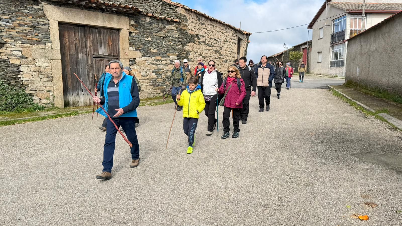 Marcha senderista en Vilvestre
