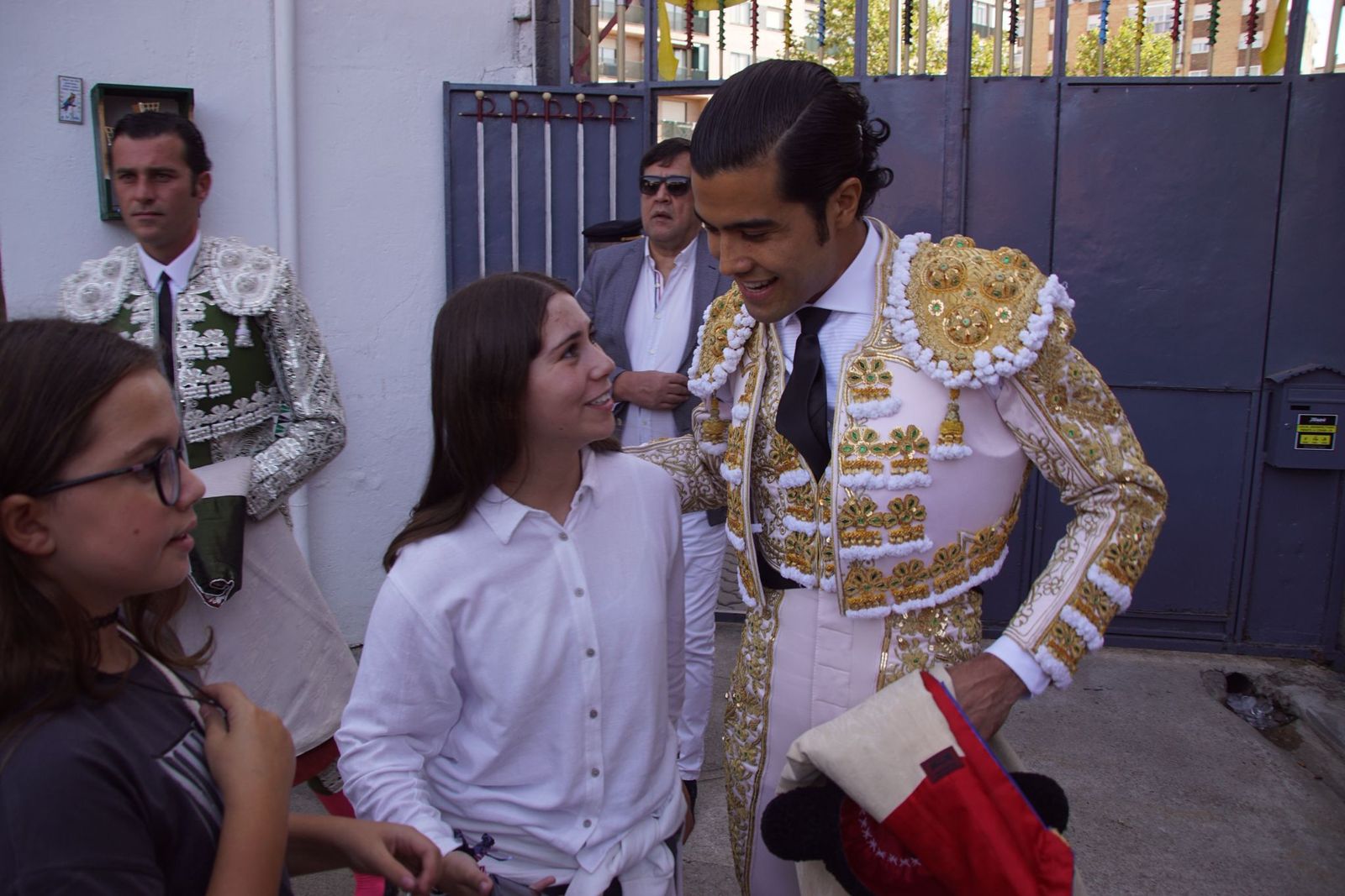 Así se ha vivido la primera corrida de la feria 2025 en La Glorieta: imágenes del ambiente en los tendidos y en el patio de cuadrillas