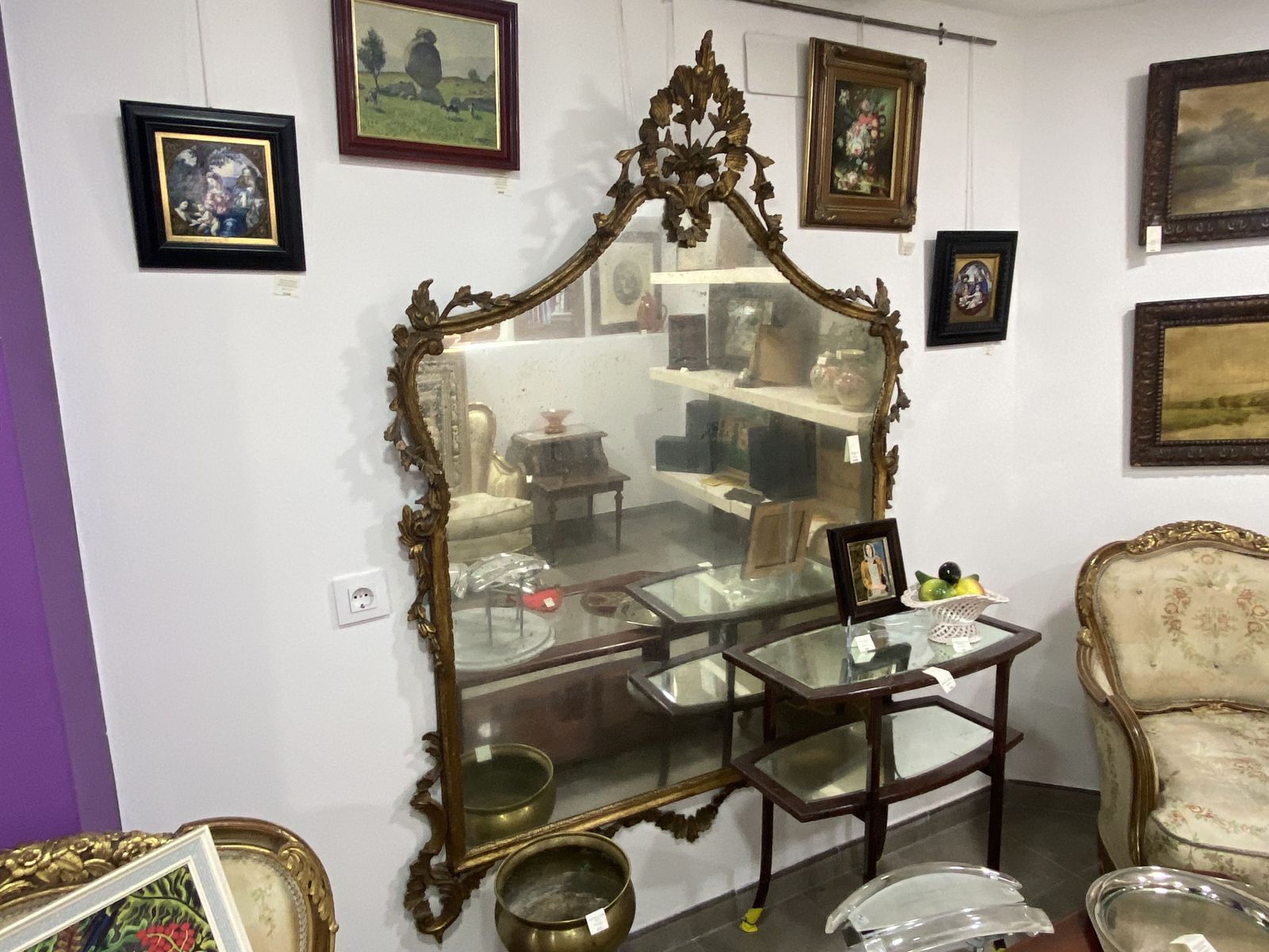 Reliquias de arte pastoril y otros objetos de tiendas EME