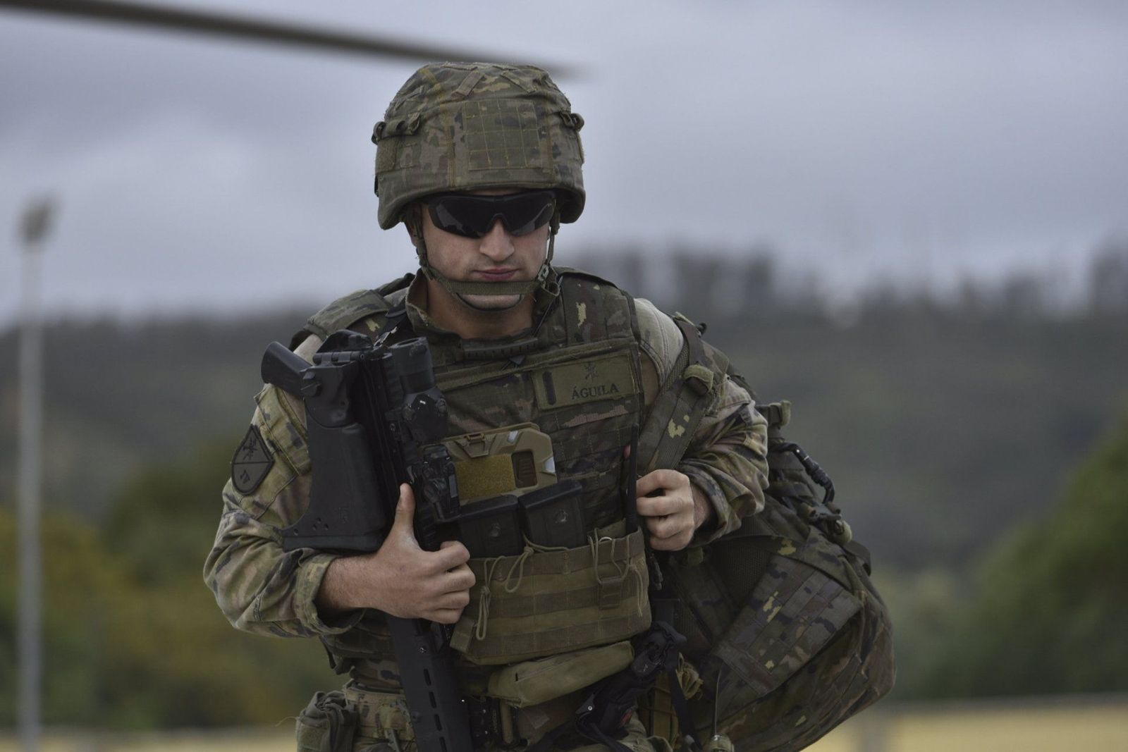 Un militar durante un ejercicio, a 21 de marzo de 2024, en Ceuta (España). - Antonio Sempere - Europa Press - Archivo