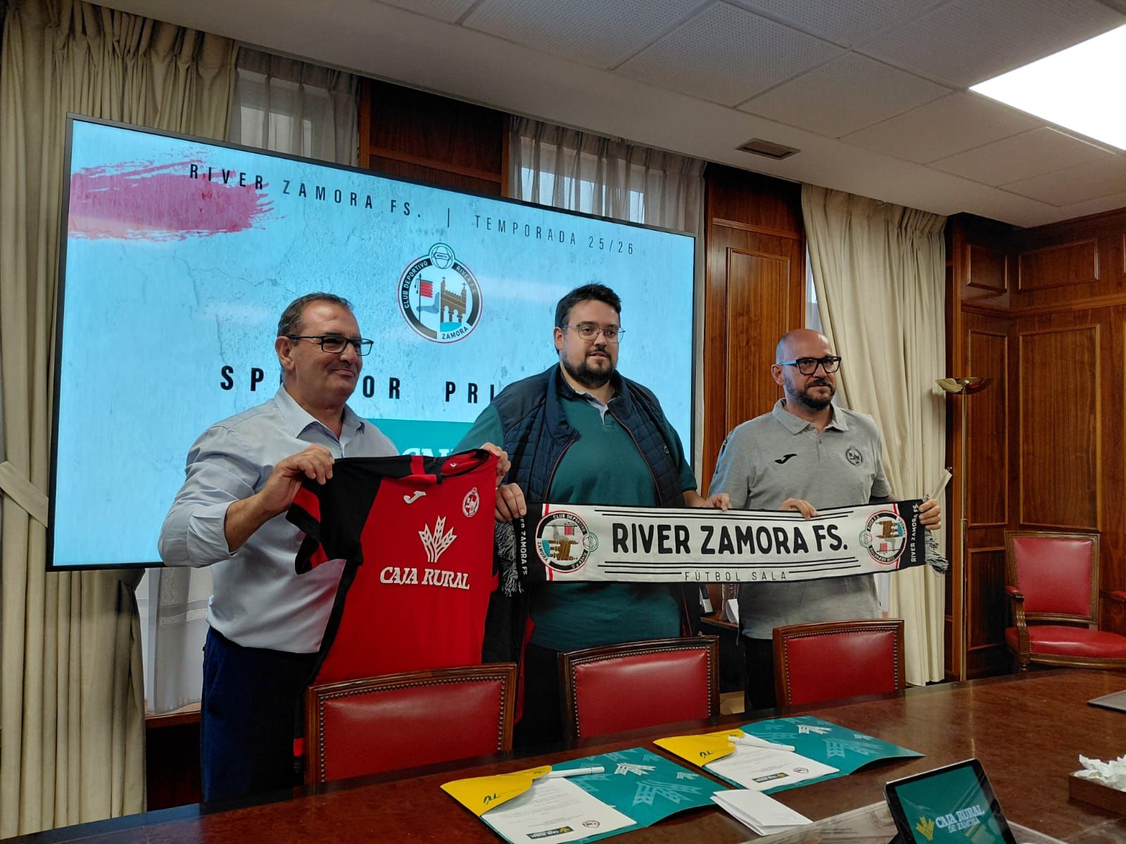 PRESENTACION DE LA FIRMA DEL CONVENIO DEL CD RIVER FÚTBOL SALA CAJA RURAL