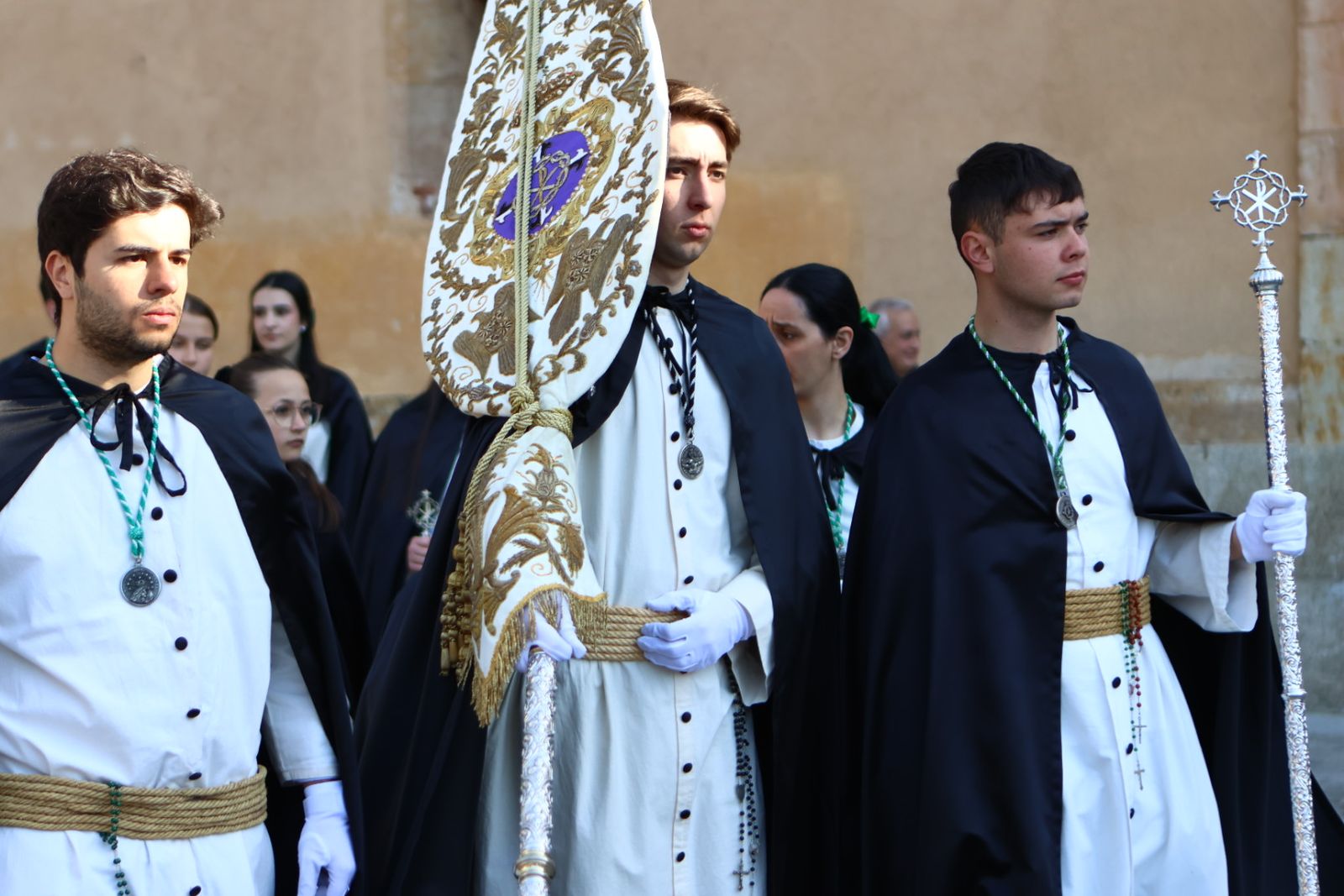 Procesión del encuentro de Nuestra Señora de la Alegría y Jesús Resucitado en el Domingo de Resurrección en Salamanca