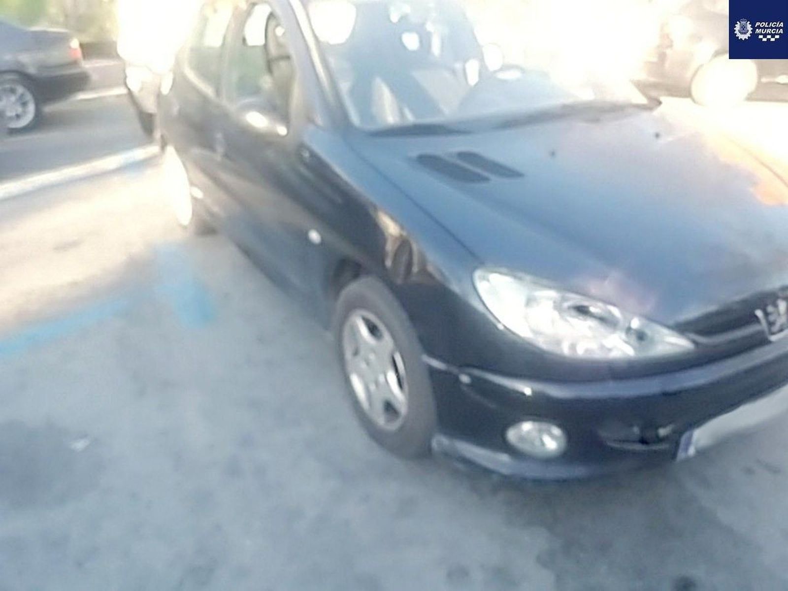 Imagen del vehículo en el que viajaba el detenido