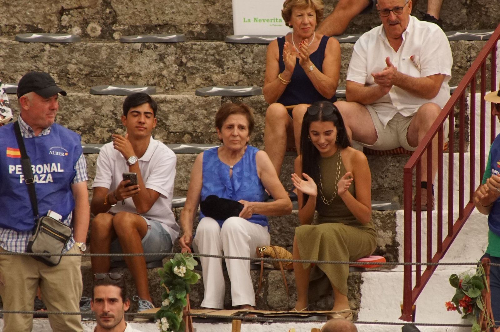 Javier Castaño se despide de Guijuelo y Damián Castaño, su hermano, e Ismael Martín salen a hombros en Guijuelo