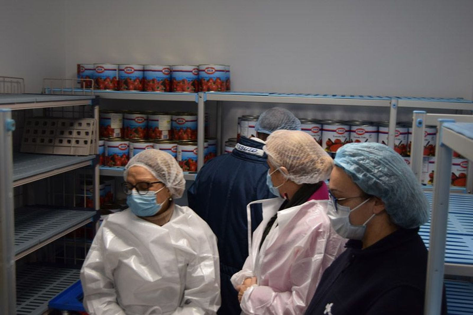 la-delegada-territorial-leticia-garcia-visita-la-cocina-de-linea-fria-del-complejo-asistencial-de-zamora-tras-las-obras-de-mejora-7