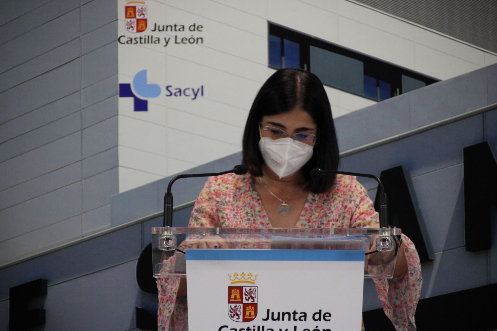 Visita al Hospital de Salamanca de Carolina Darias