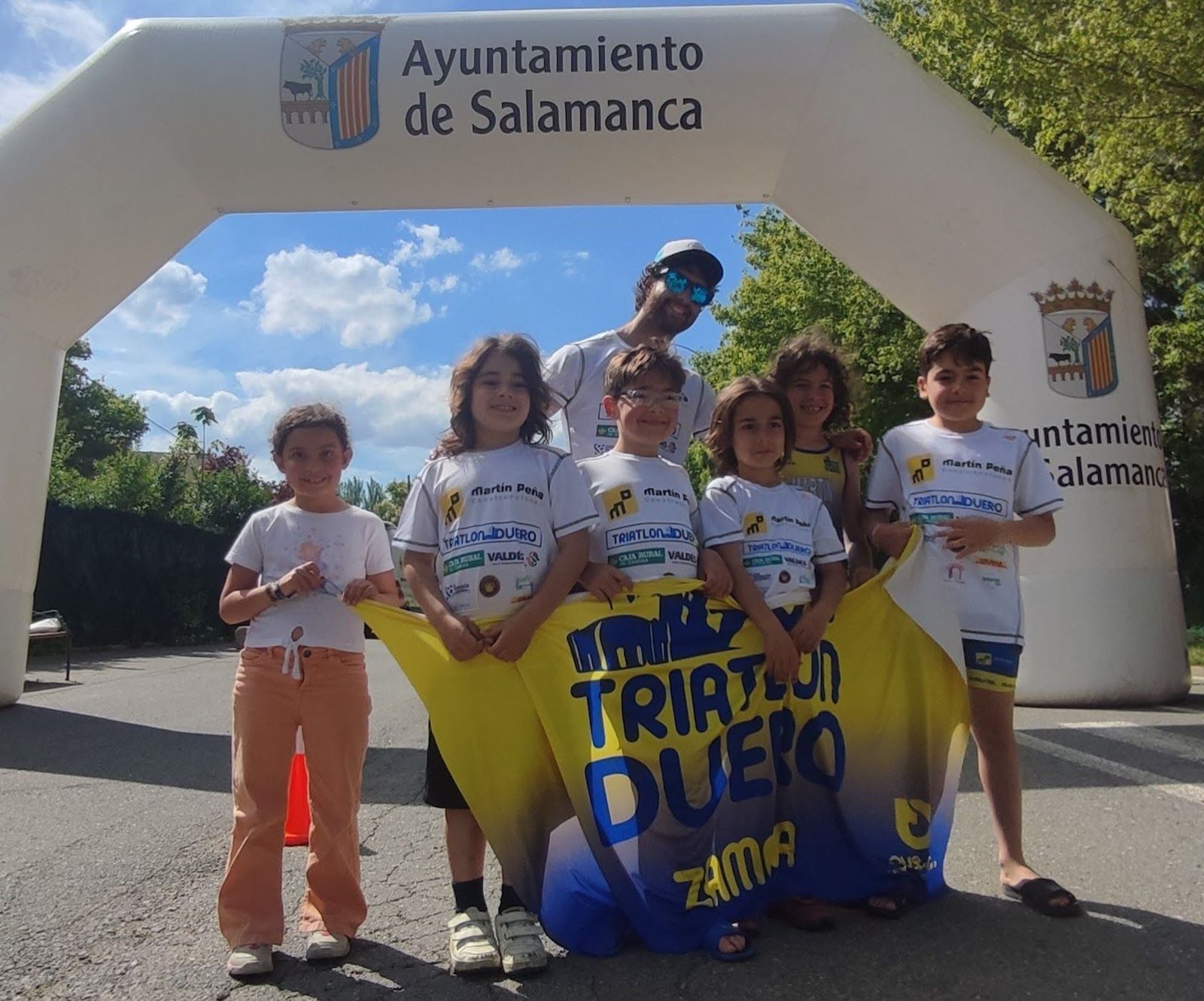 El Triatlón Duero deja su huella en Salamanca y los más pequeños comienzan su temporada