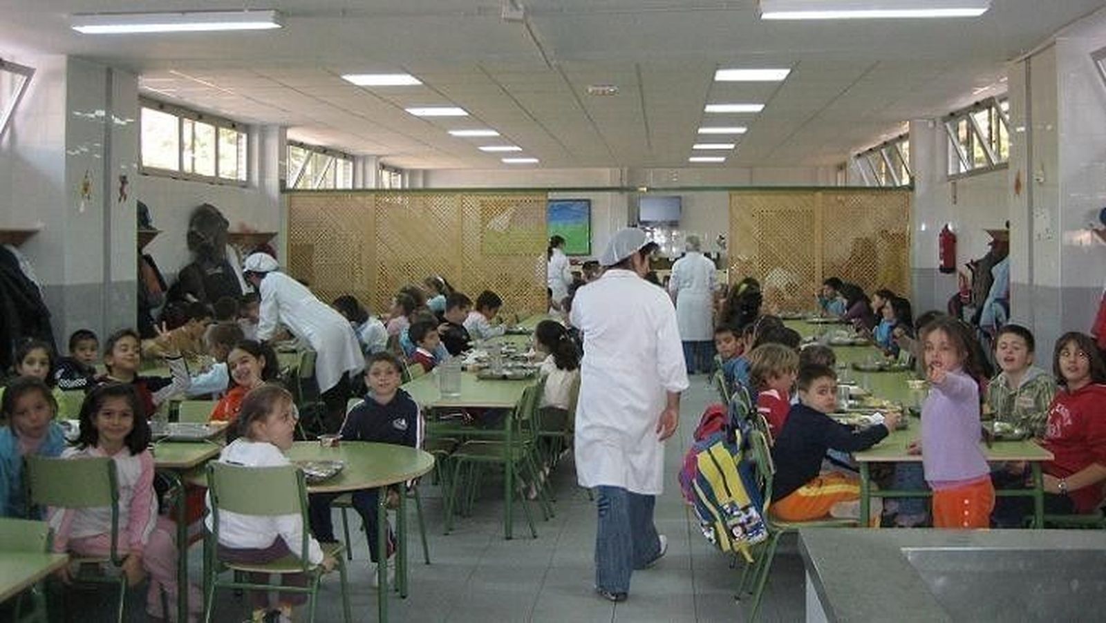 Podemos asegura que vigilará el futuro del servicio de comedor del  colegio María Díaz