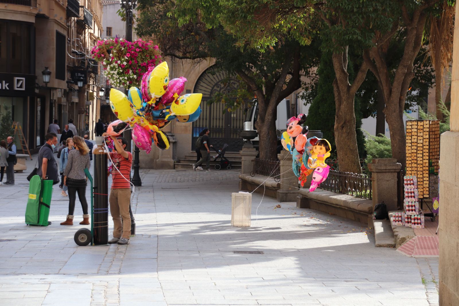 Viento en calle Zamora en otoño