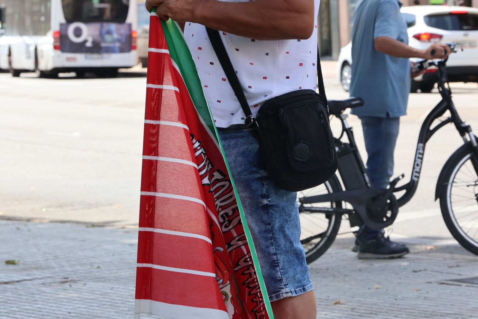 Marcha silenciosa en homenaje a David Lafoz (10).JPG