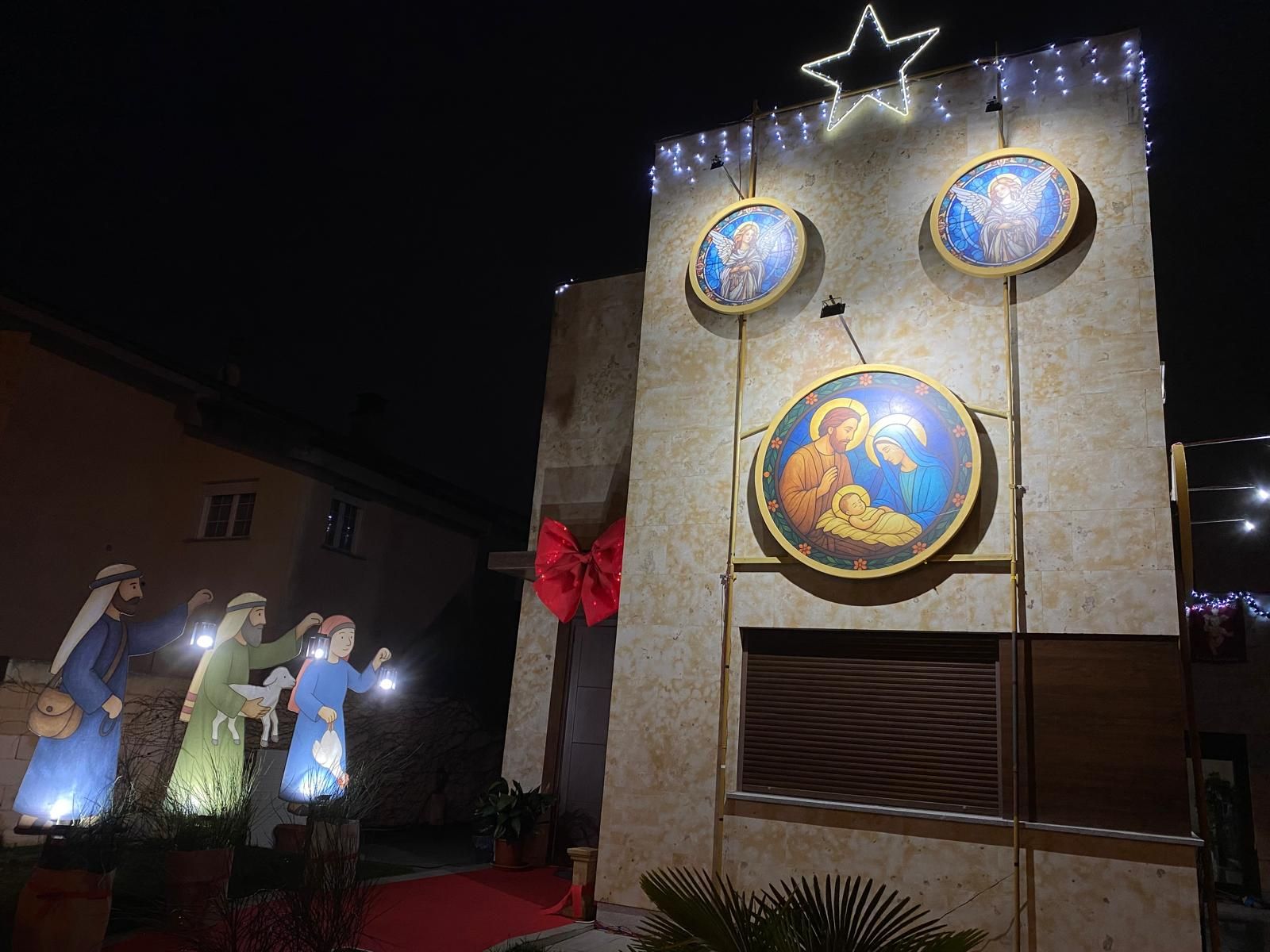 J.A.S.S. - Decoración navideña en una vivienda de Villamayor (3).jpeg