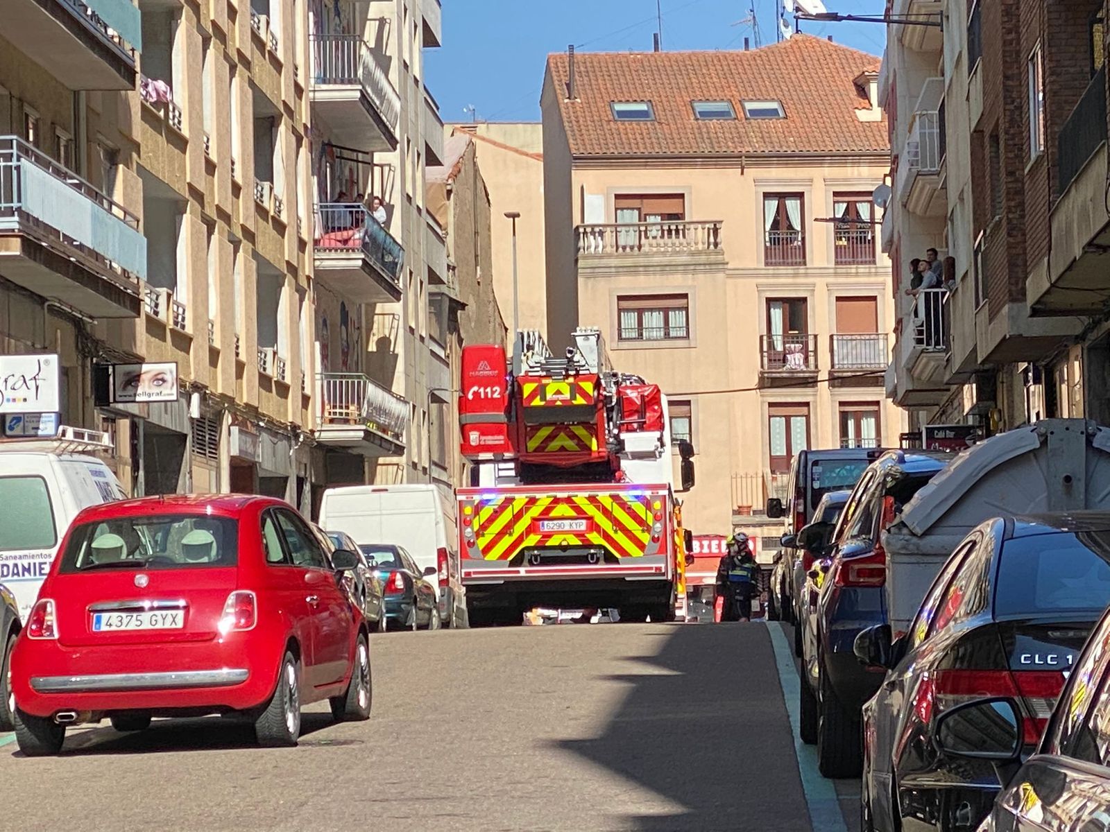 Bomberos en la calle Joaquín Costa Image 2021 02 28 at 14.32.54 (1)