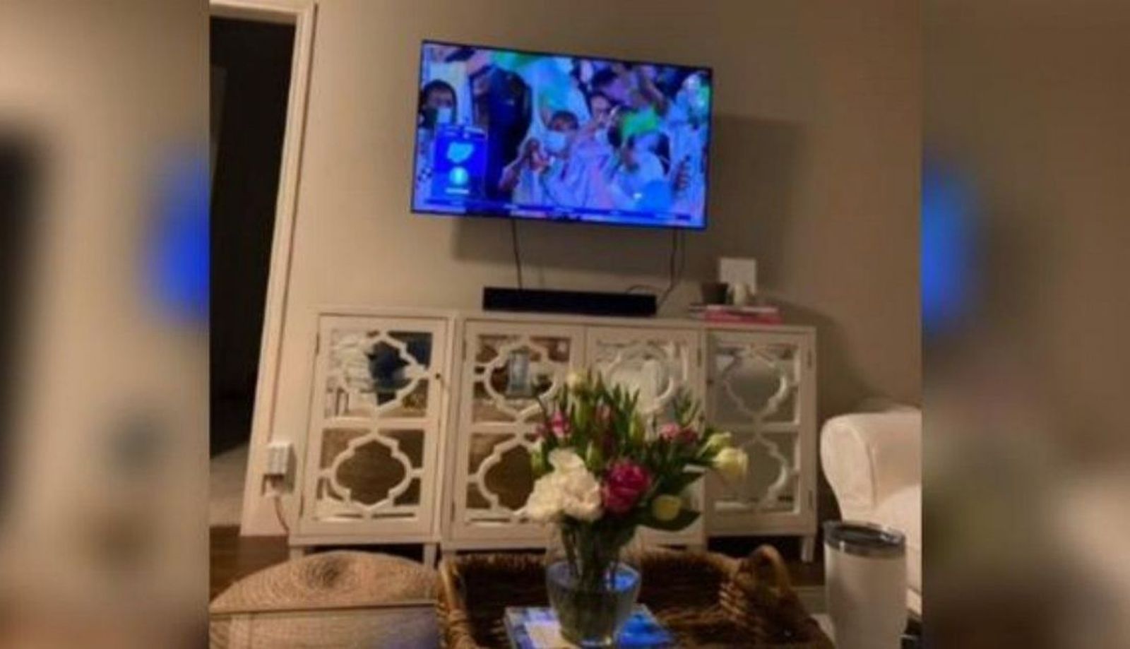 La foto que el chico envió mientras era infiel. TIKTOK