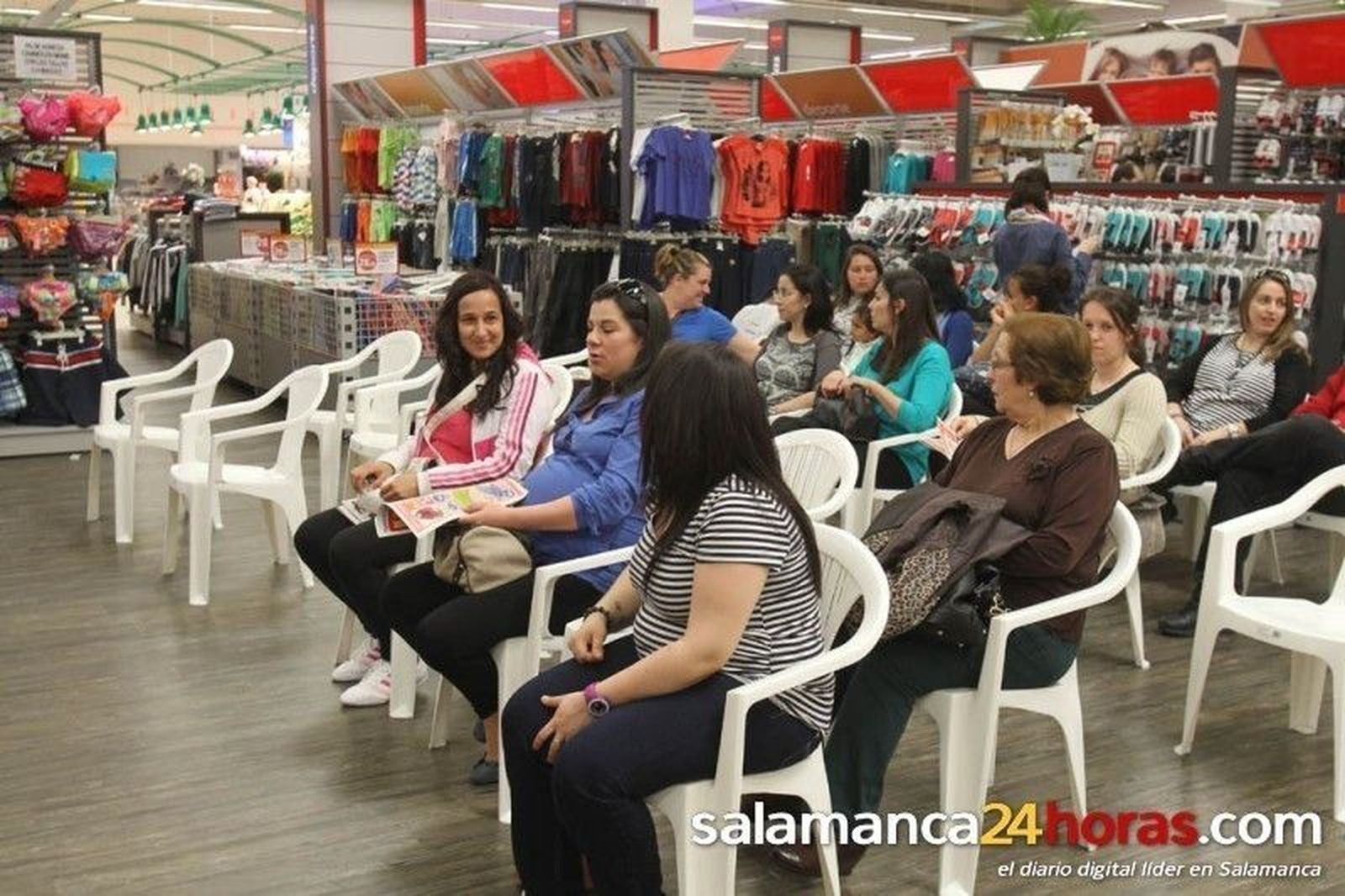 Charla sobre puericultura en el E.Leclerc