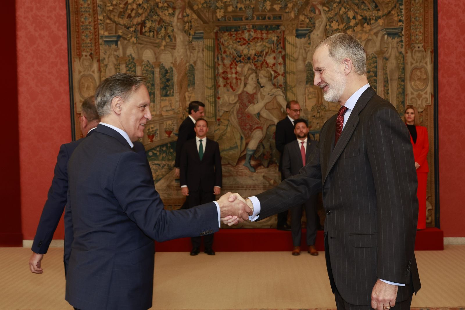 El alcalde de Salamanca junto a S. M. el Rey