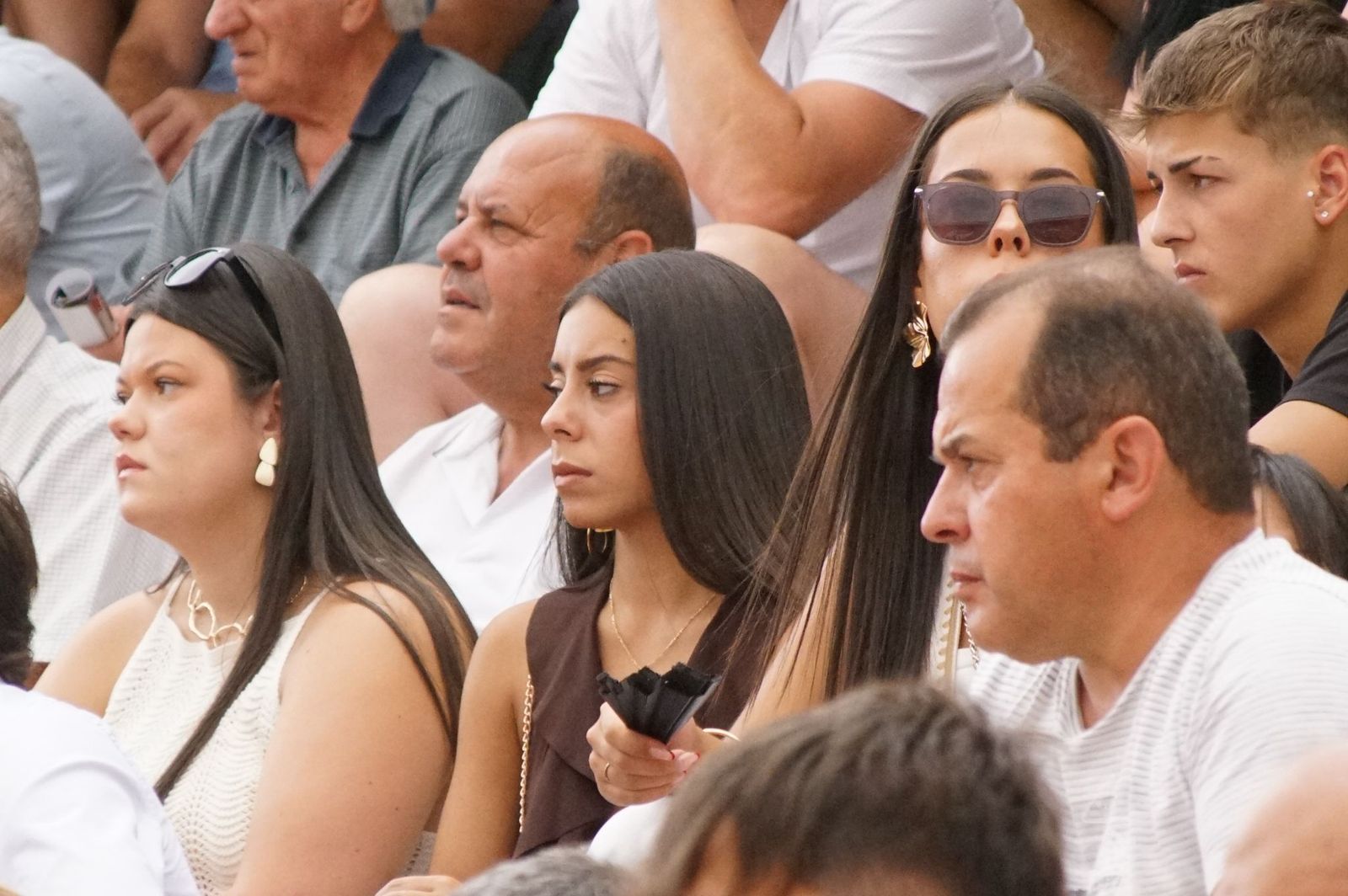 Javier Castaño se despide de Guijuelo y Damián Castaño, su hermano, e Ismael Martín salen a hombros en Guijuelo