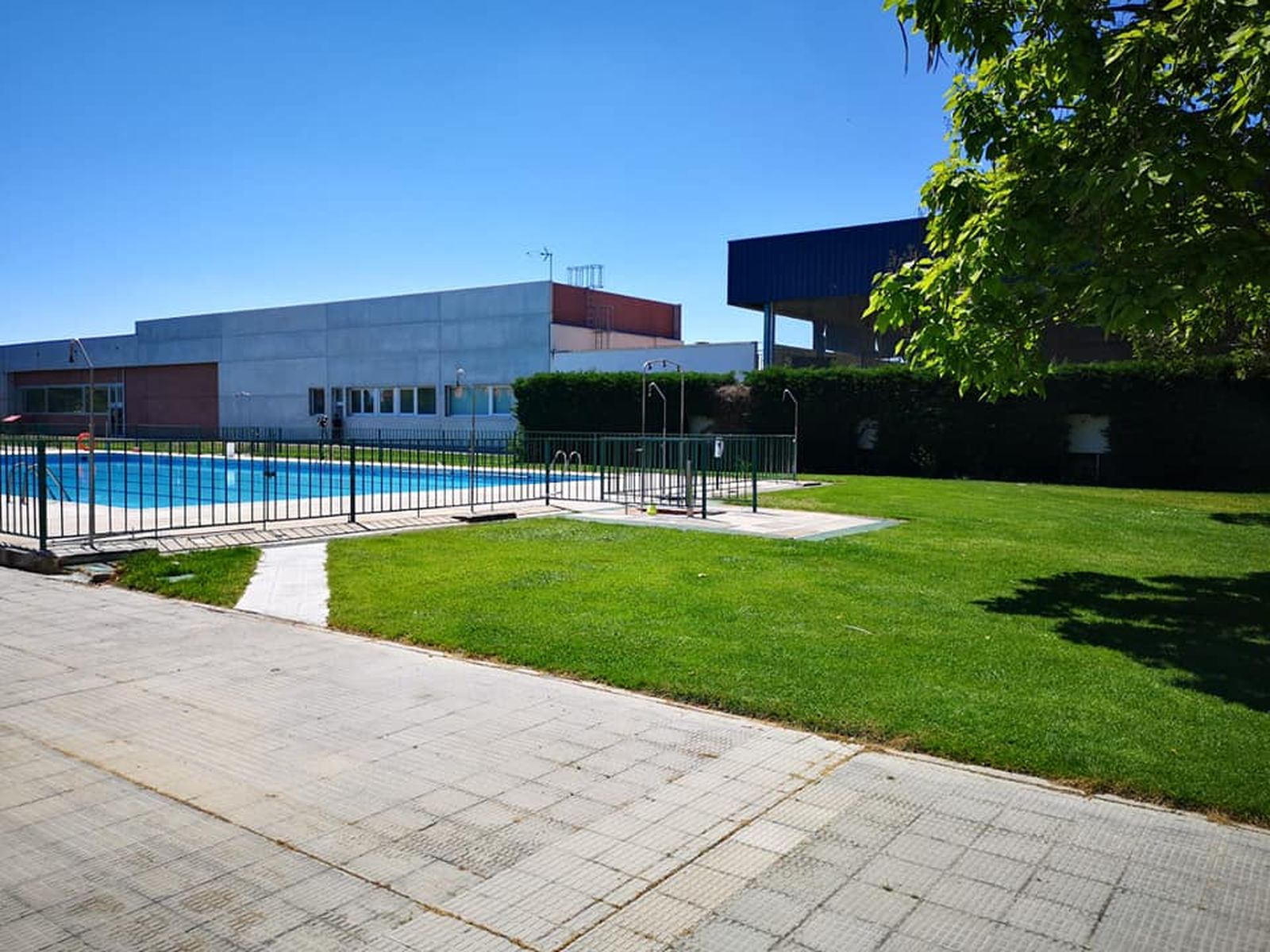 Piscina de Morales del Vino. Morales Sport. Archivo.