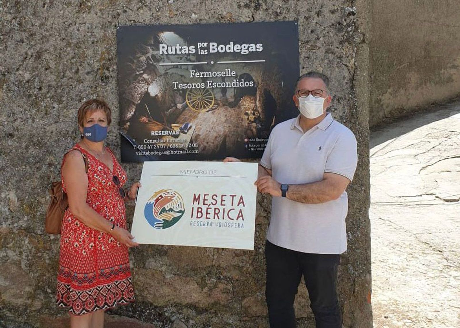 Entrega del cartel de reconocimiento Entrega del cartel de reconocimiento