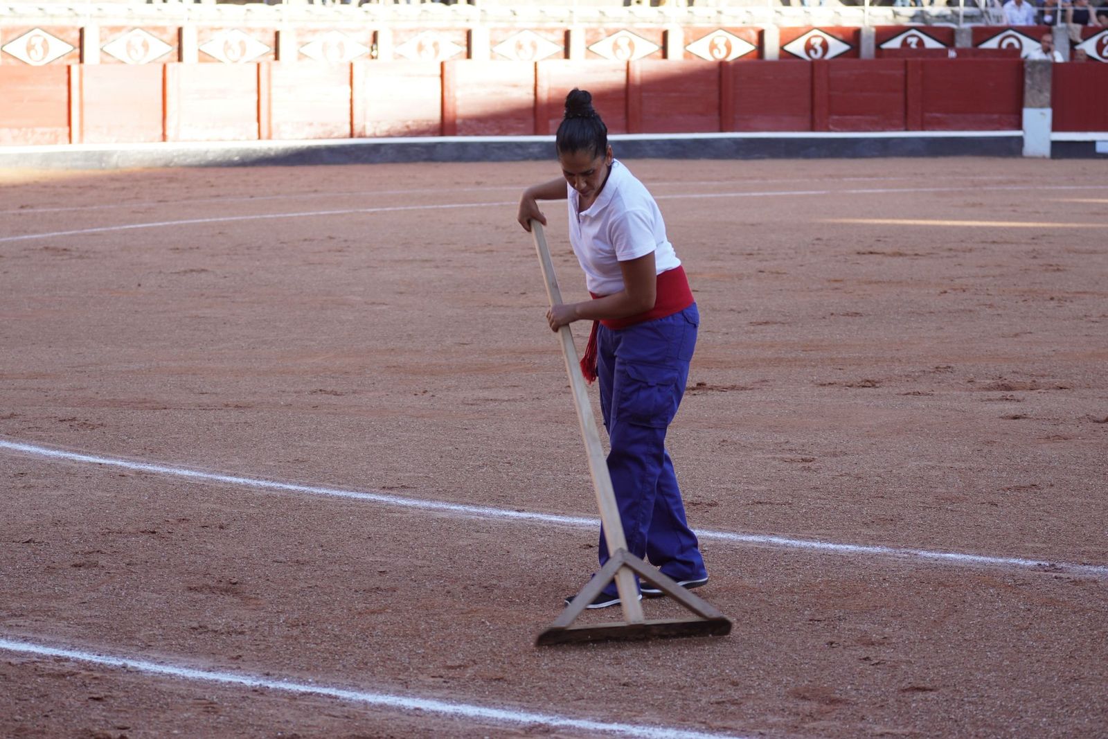 Así se ha vivido la primera corrida de la feria 2025 en La Glorieta: imágenes del ambiente en los tendidos y en el patio de cuadrillas