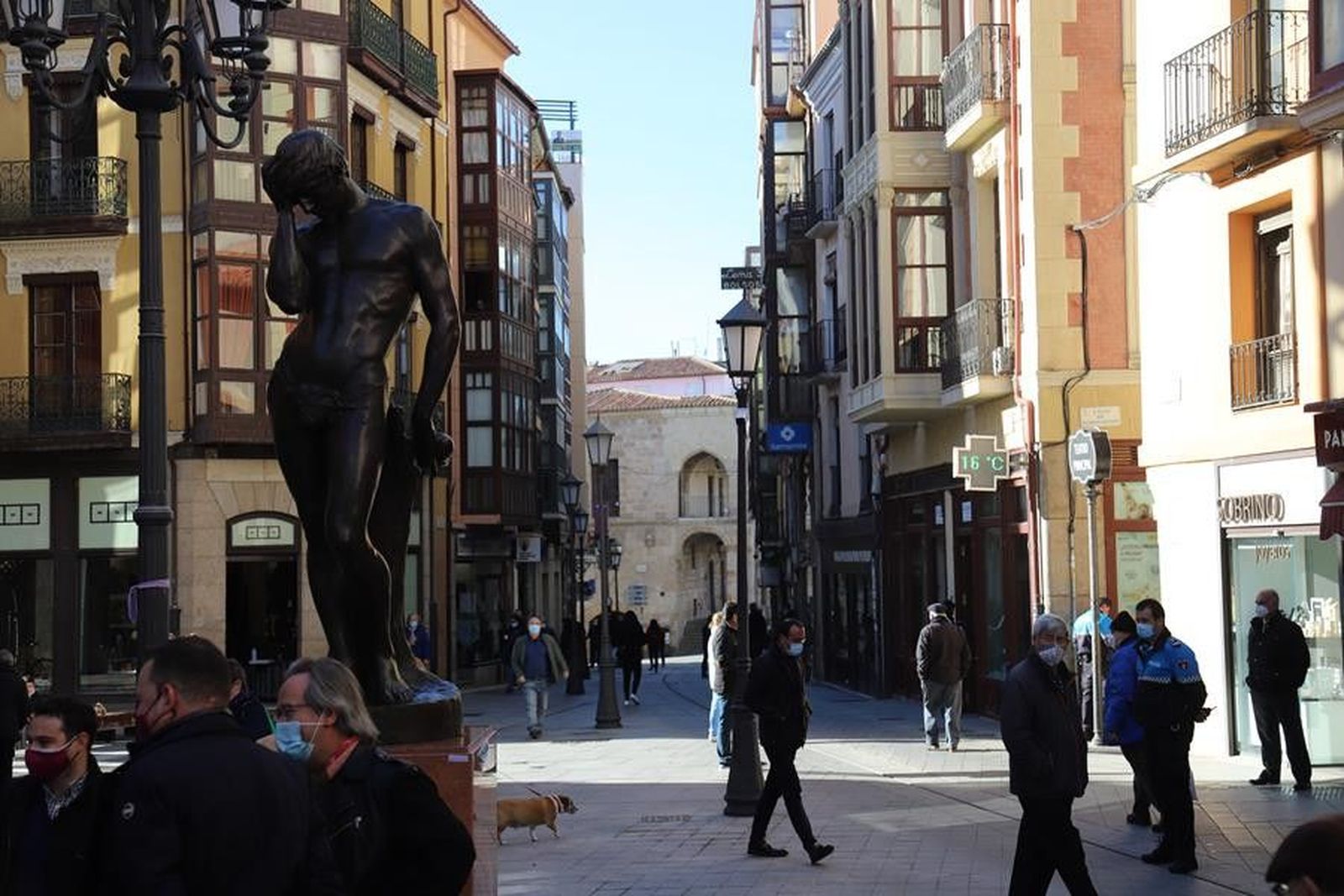 Sagasta escultura adan (1)